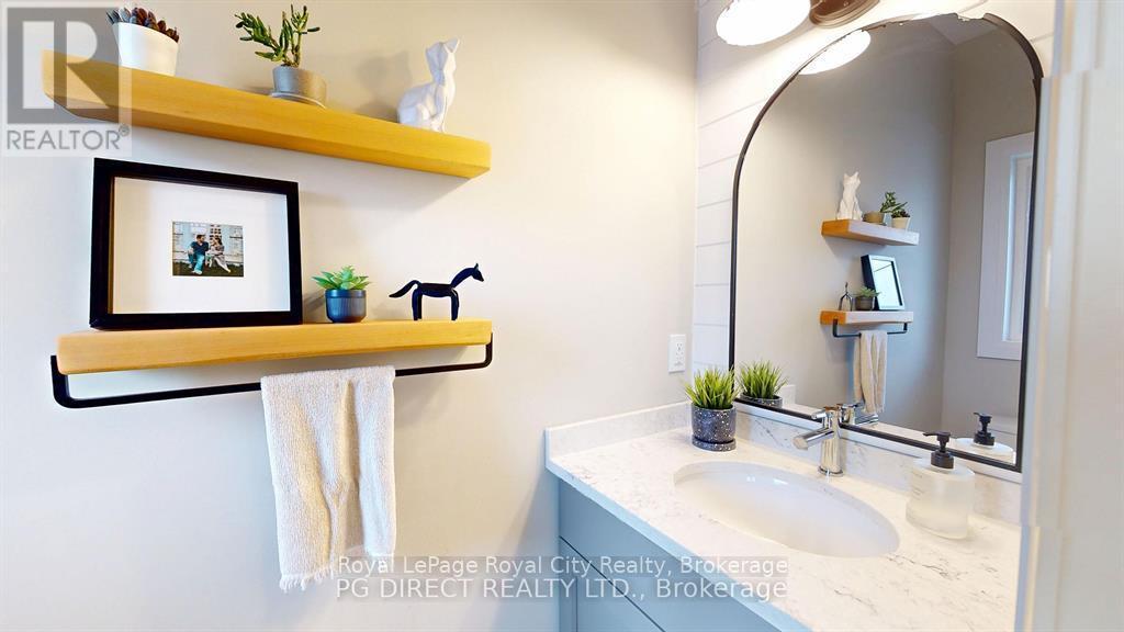 












1 - 35 WIDEMAN BOULEVARD

,
Guelph (Victoria North),




Ontario
N1E7L8

