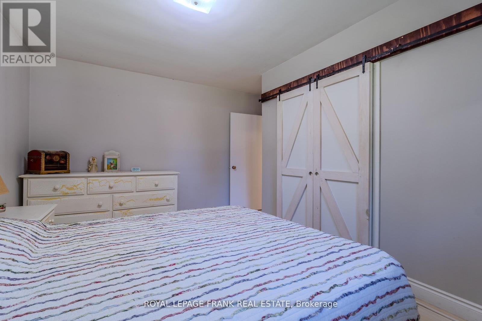 












32 MELBOURNE STREET E

,
Kawartha Lakes (Lindsay),




Ontario
K9V1X7

