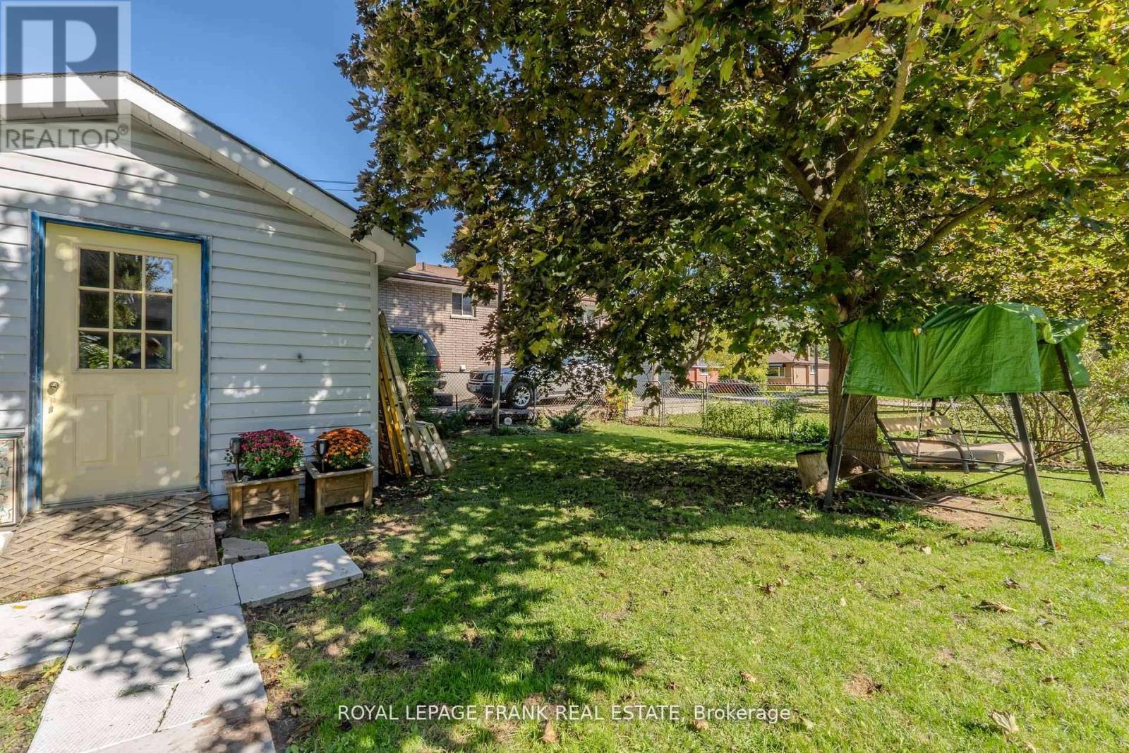 












32 MELBOURNE STREET E

,
Kawartha Lakes (Lindsay),




Ontario
K9V1X7

