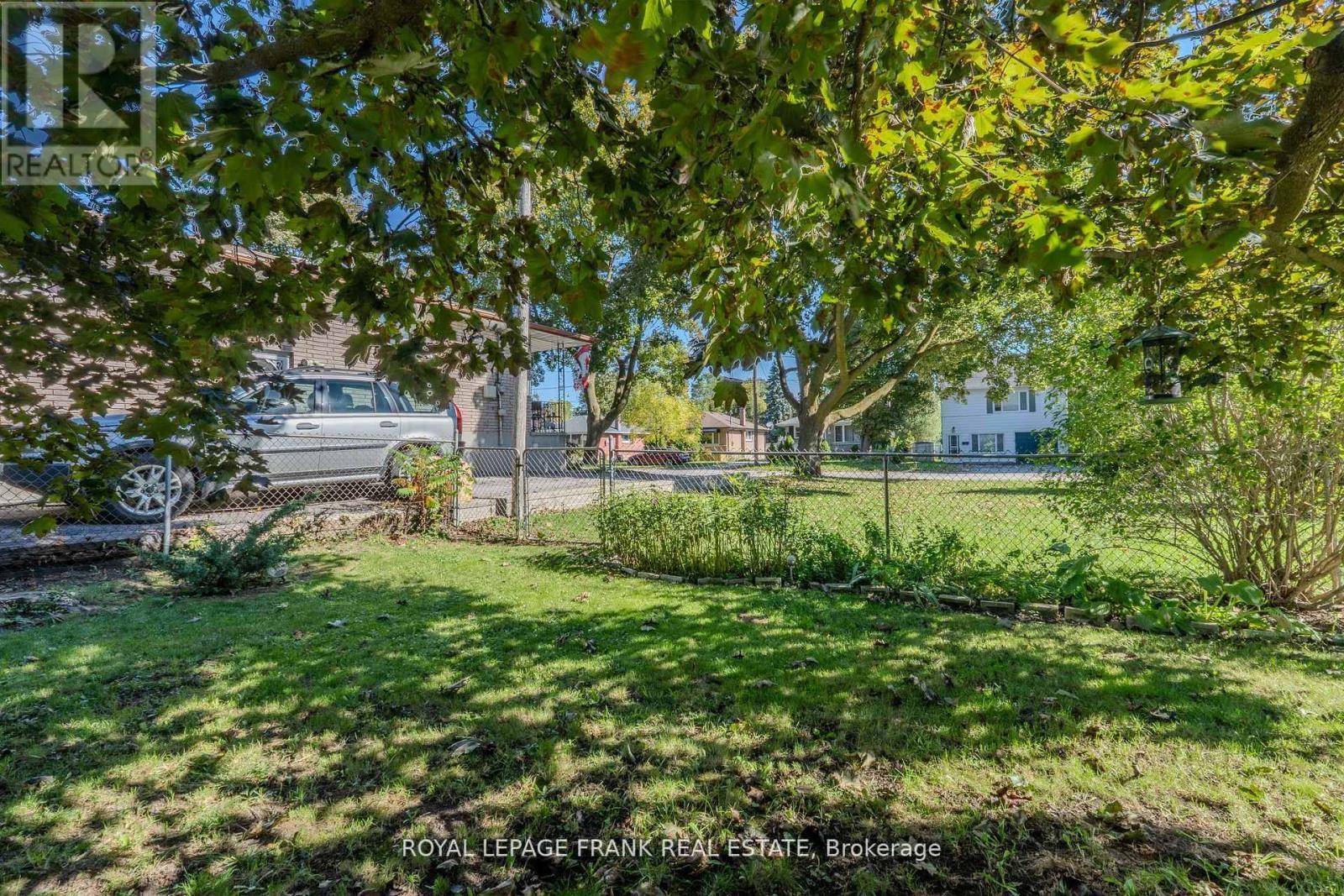 












32 MELBOURNE STREET E

,
Kawartha Lakes (Lindsay),




Ontario
K9V1X7

