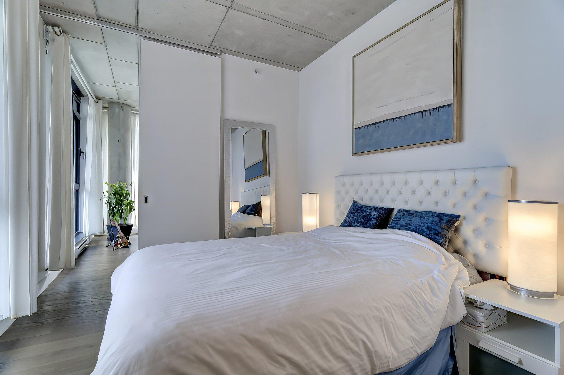 









1900


Rue Suzanne-Coallier

, 406,
Montréal (Saint-Laurent),




QC
H4M0A8

