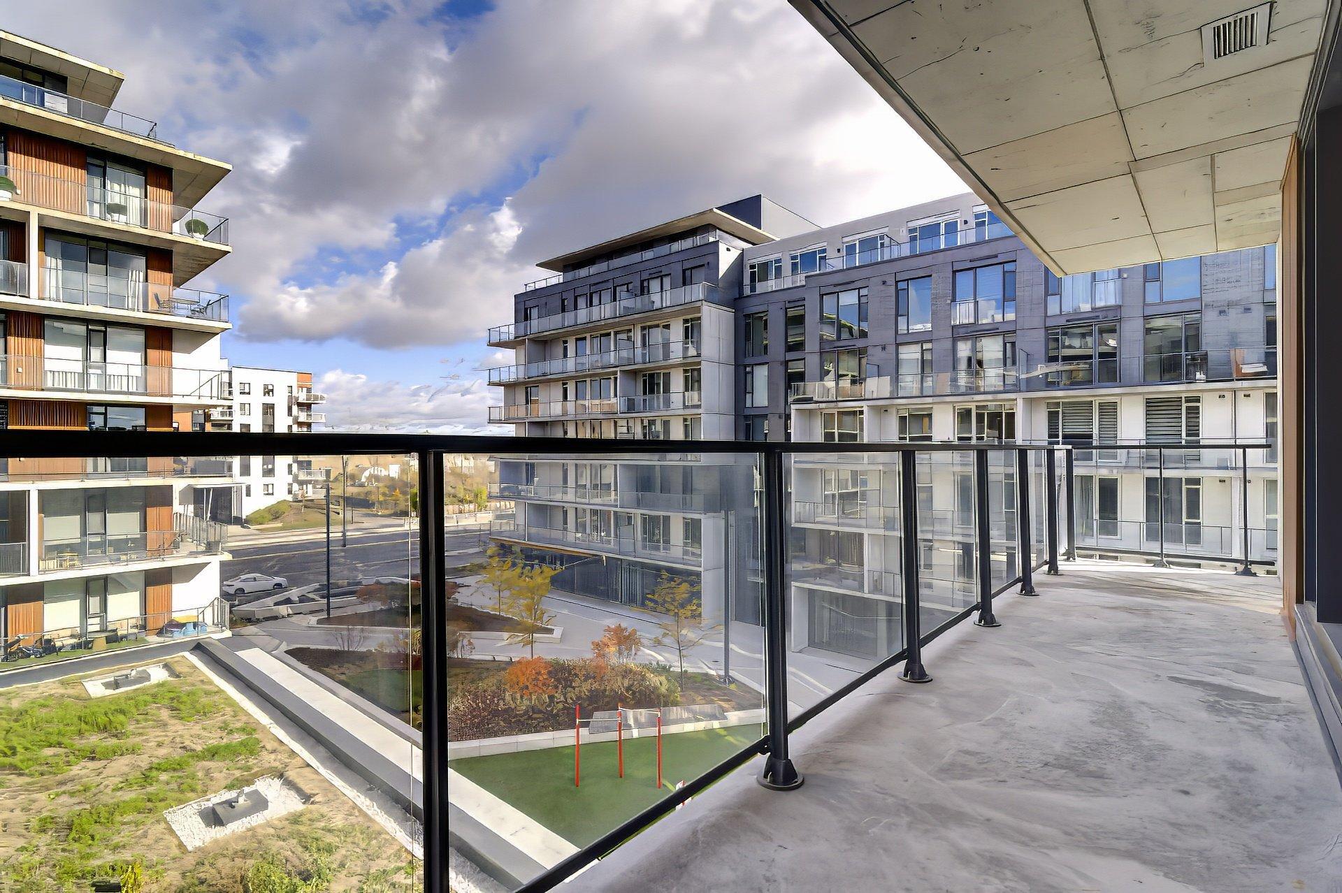 









1900


Rue Suzanne-Coallier

, 406,
Montréal (Saint-Laurent),




QC
H4M0A8

