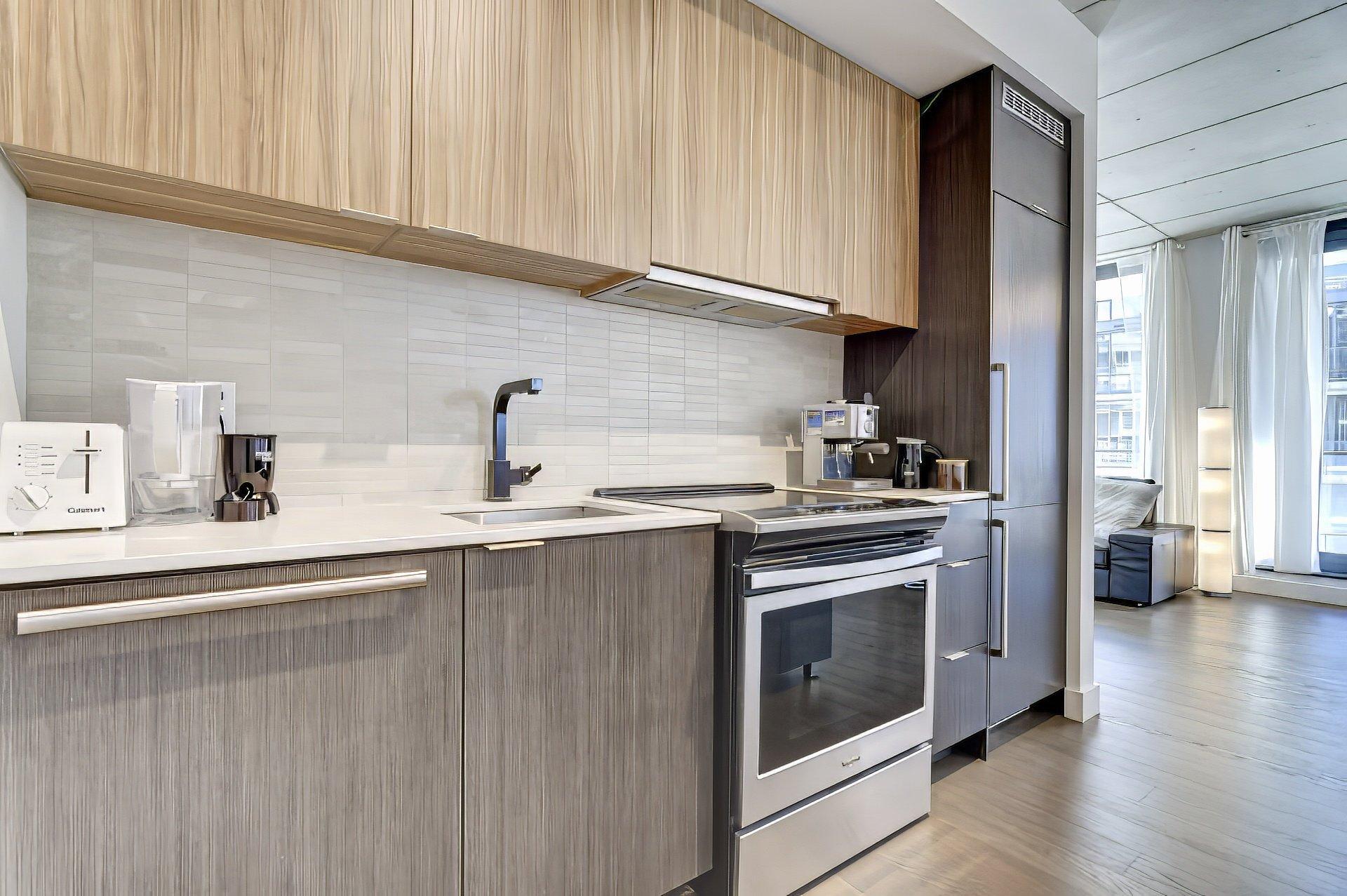 









1900


Rue Suzanne-Coallier

, 406,
Montréal (Saint-Laurent),




QC
H4M0A8

