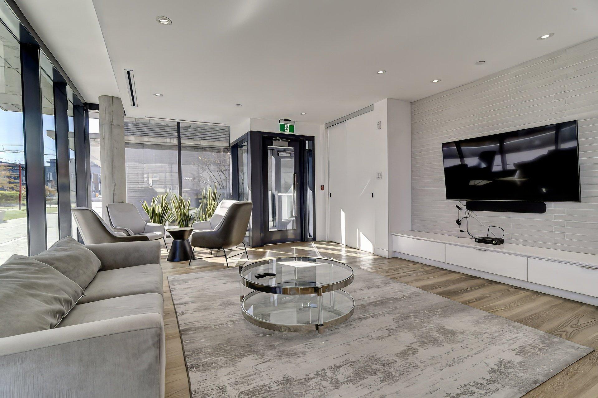 









1900


Rue Suzanne-Coallier

, 406,
Montréal (Saint-Laurent),




QC
H4M0A8

