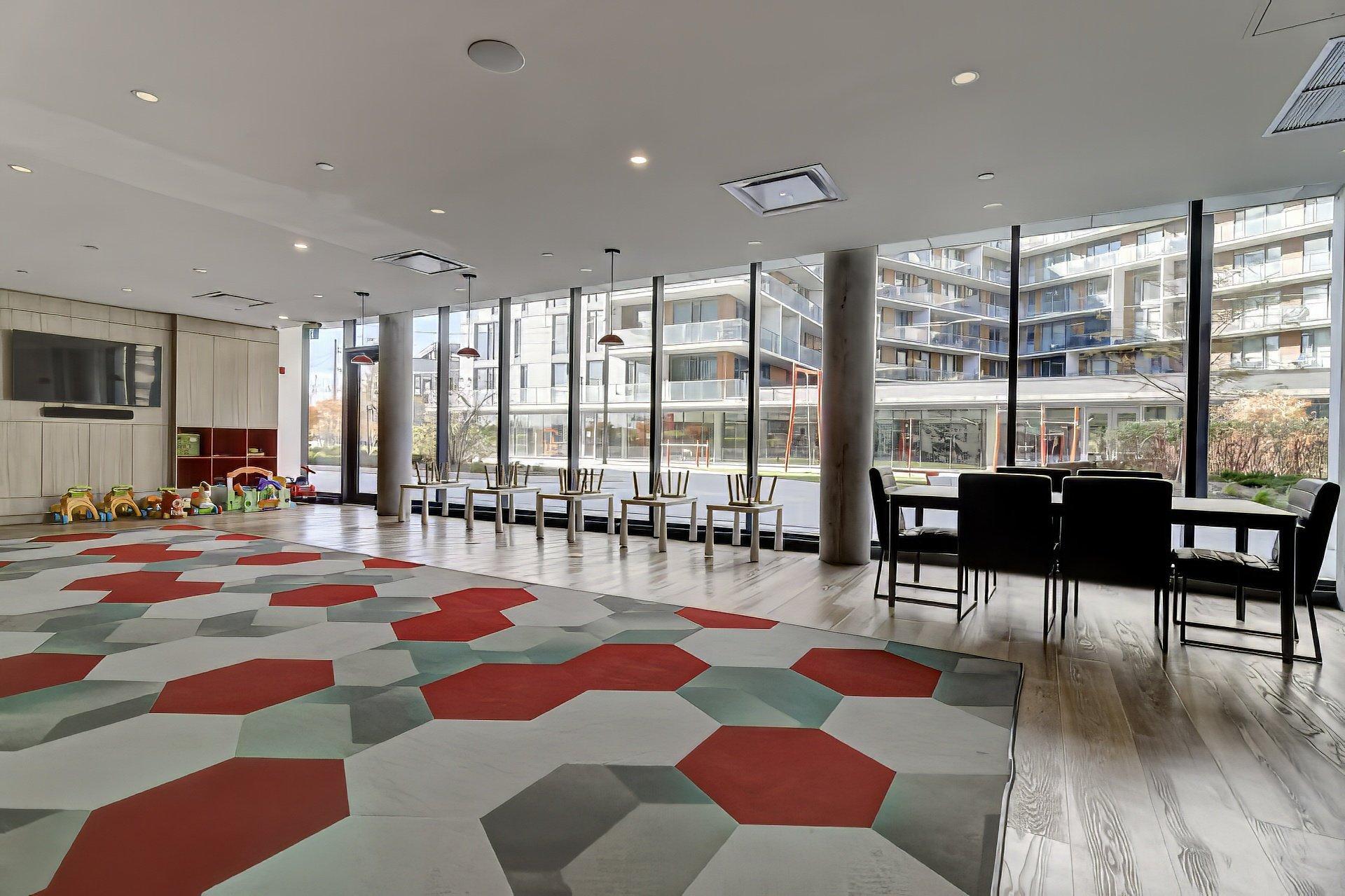 









1900


Rue Suzanne-Coallier

, 406,
Montréal (Saint-Laurent),




QC
H4M0A8

