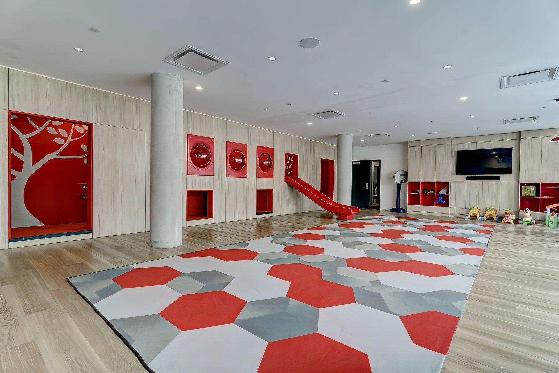 









1900


Rue Suzanne-Coallier

, 406,
Montréal (Saint-Laurent),




QC
H4M0A8

