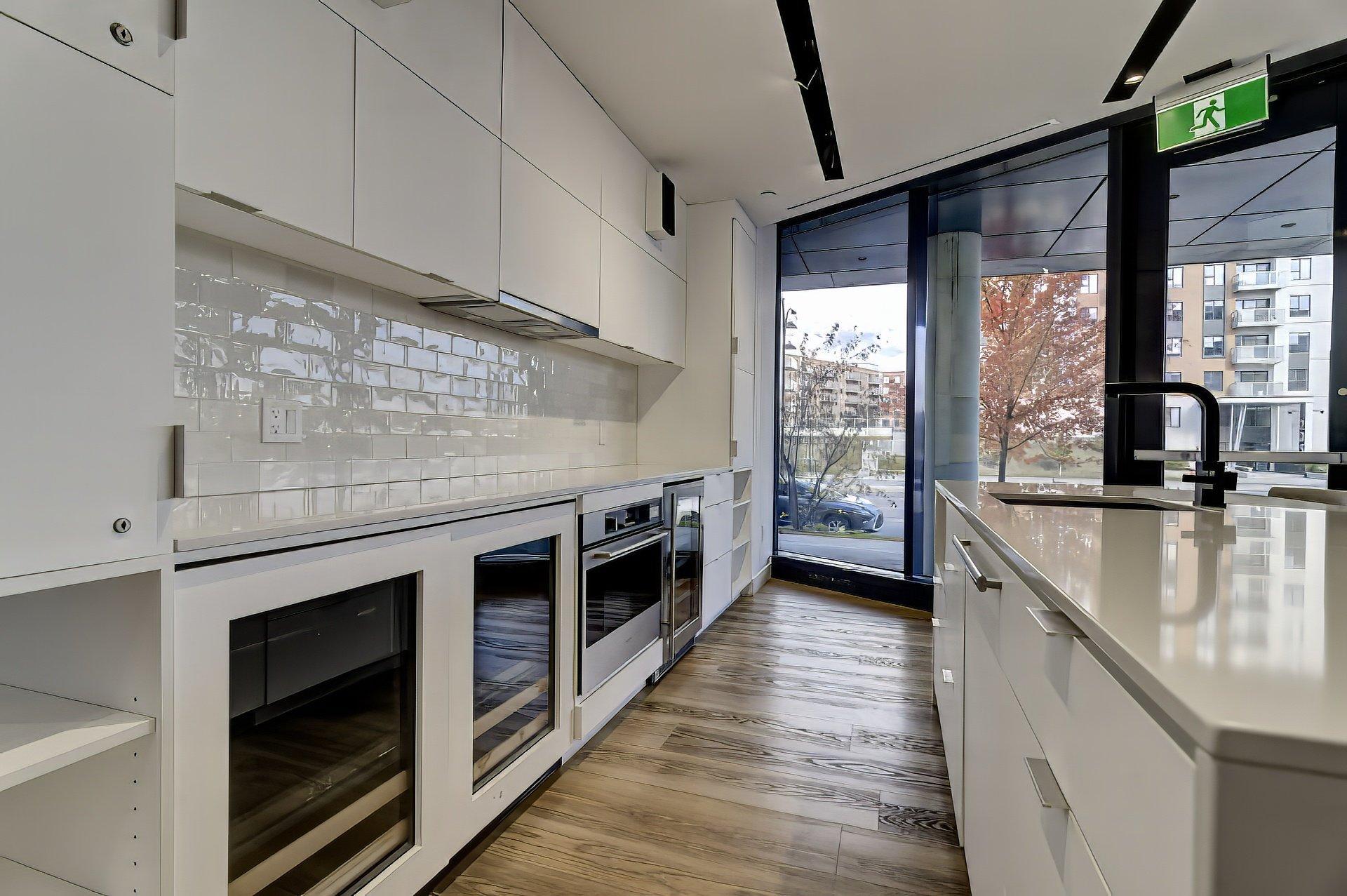 









1900


Rue Suzanne-Coallier

, 406,
Montréal (Saint-Laurent),




QC
H4M0A8

