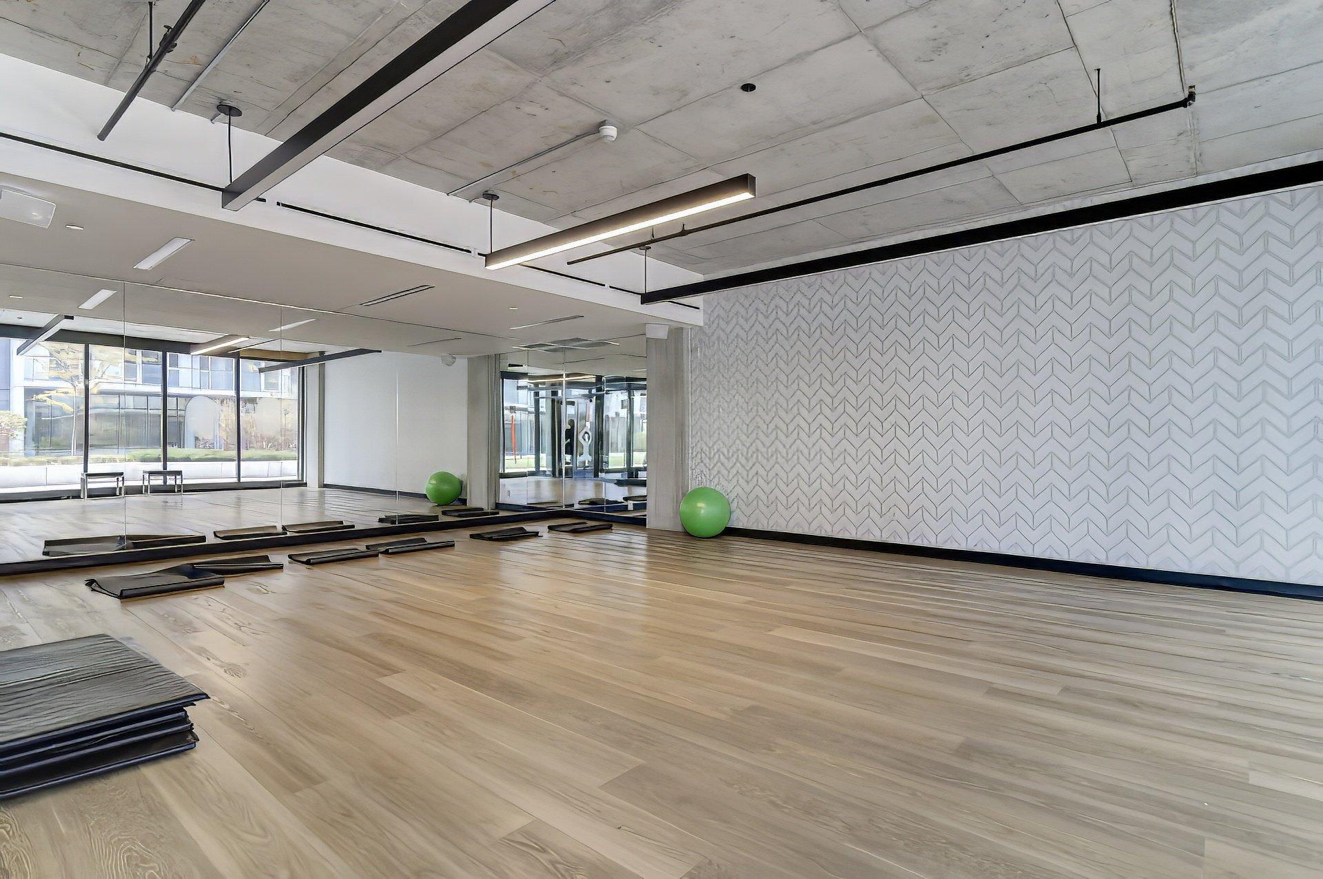 









1900


Rue Suzanne-Coallier

, 406,
Montréal (Saint-Laurent),




QC
H4M0A8

