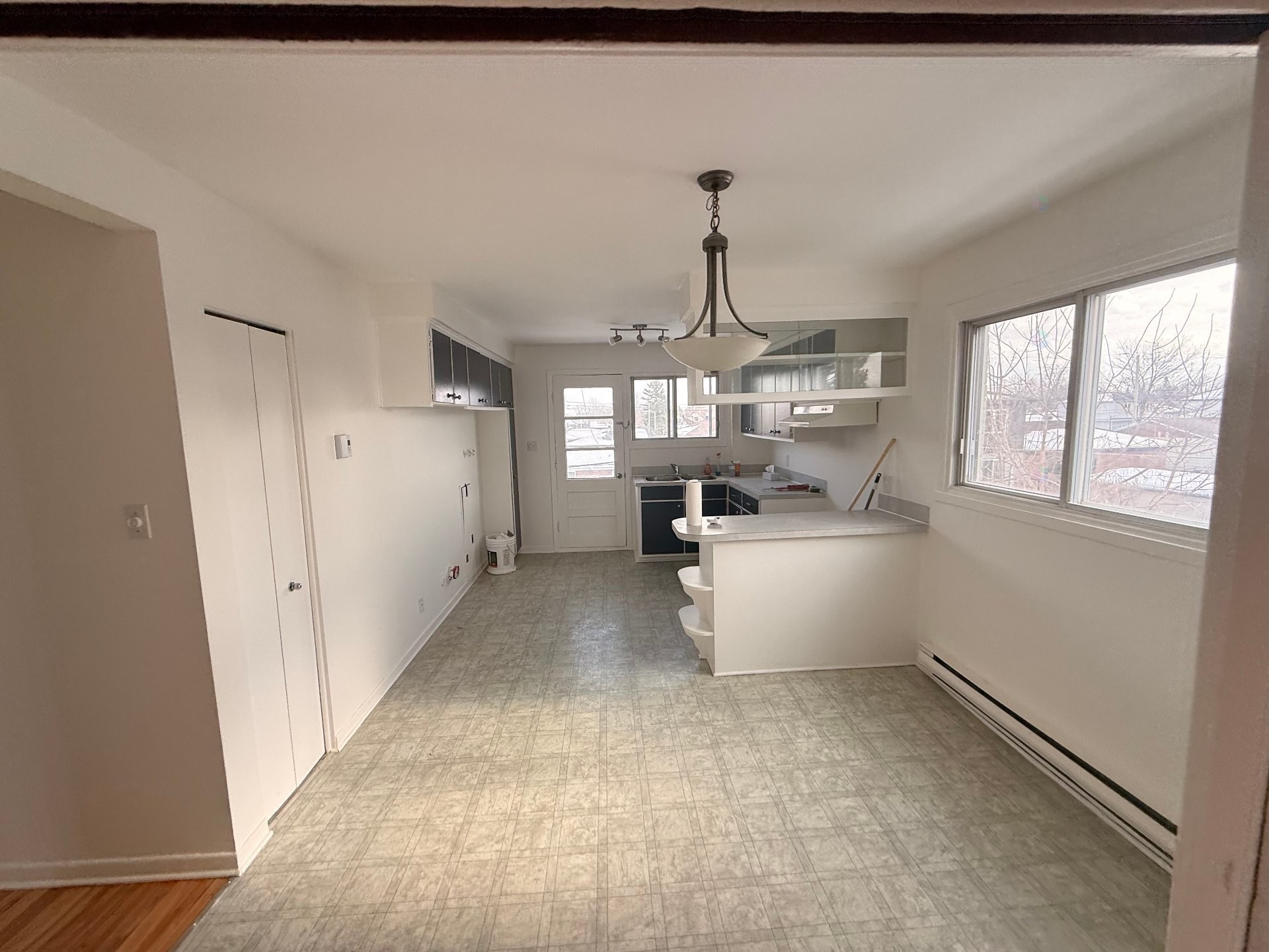 









3203

 - 3207


Rue Adélaïde

,
Longueuil (Saint-Hubert),




QC
J3Y4W5

