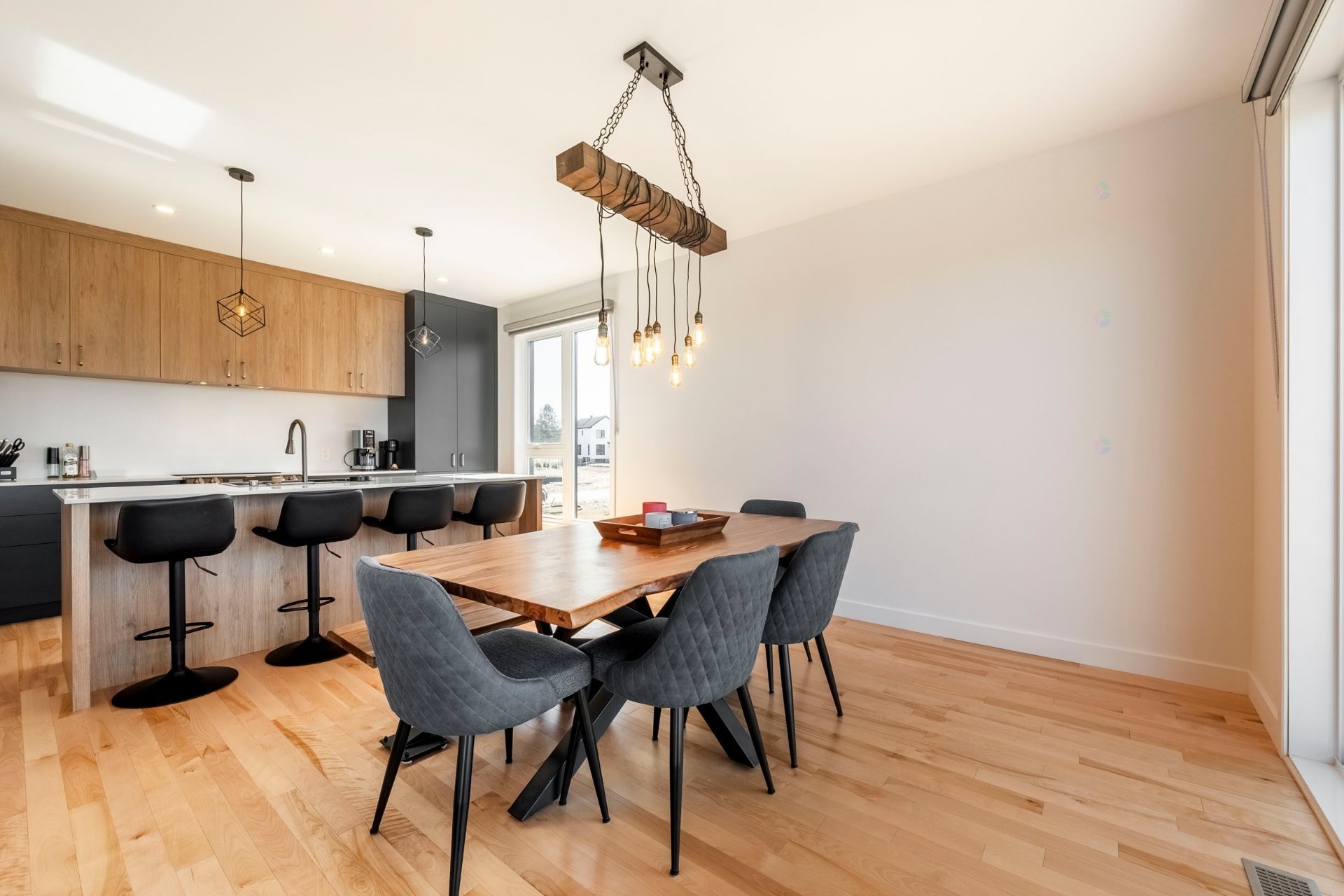 









33


Rue des Monts

,
Saint-Mathieu-de-Beloeil,




QC
J3G6Y9

