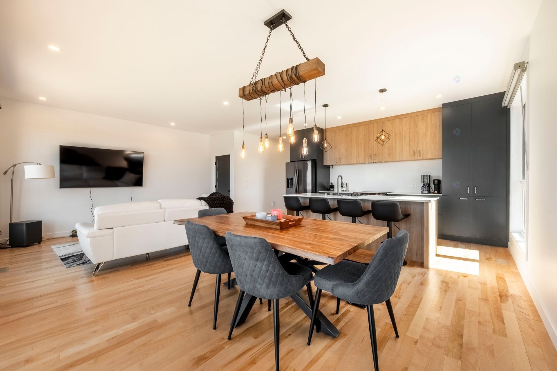 









33


Rue des Monts

,
Saint-Mathieu-de-Beloeil,




QC
J3G6Y9

