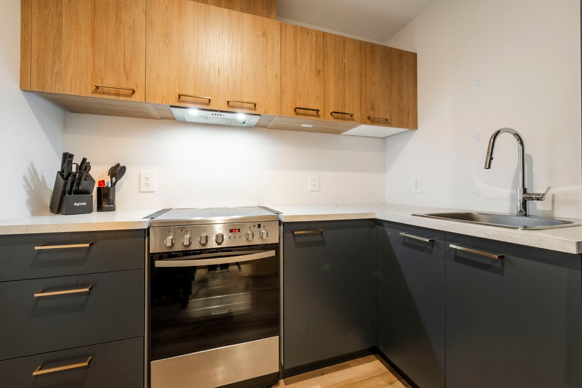 









33


Rue des Monts

,
Saint-Mathieu-de-Beloeil,




QC
J3G6Y9

