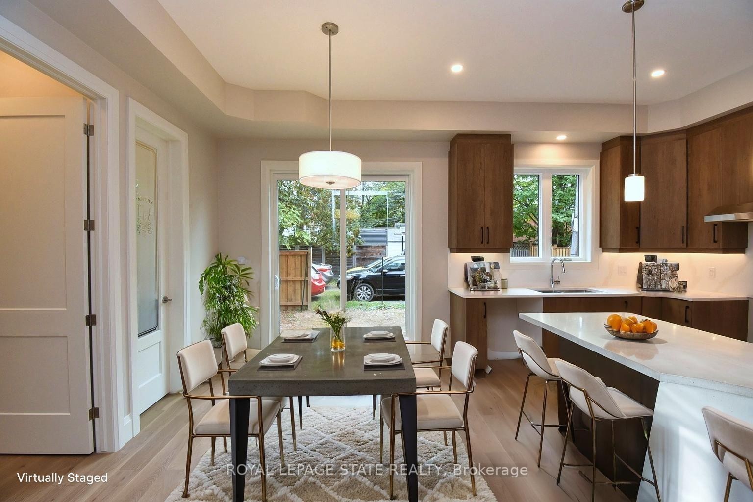 









279


Hess

Street South,
Hamilton,




ON
L8P 3P6

