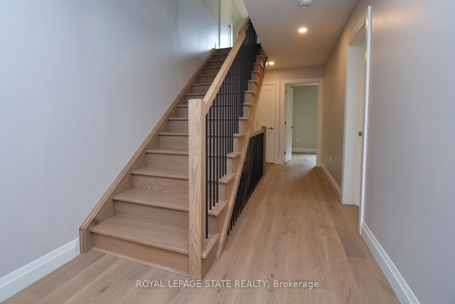 









279


Hess

Street South,
Hamilton,




ON
L8P 3P6

