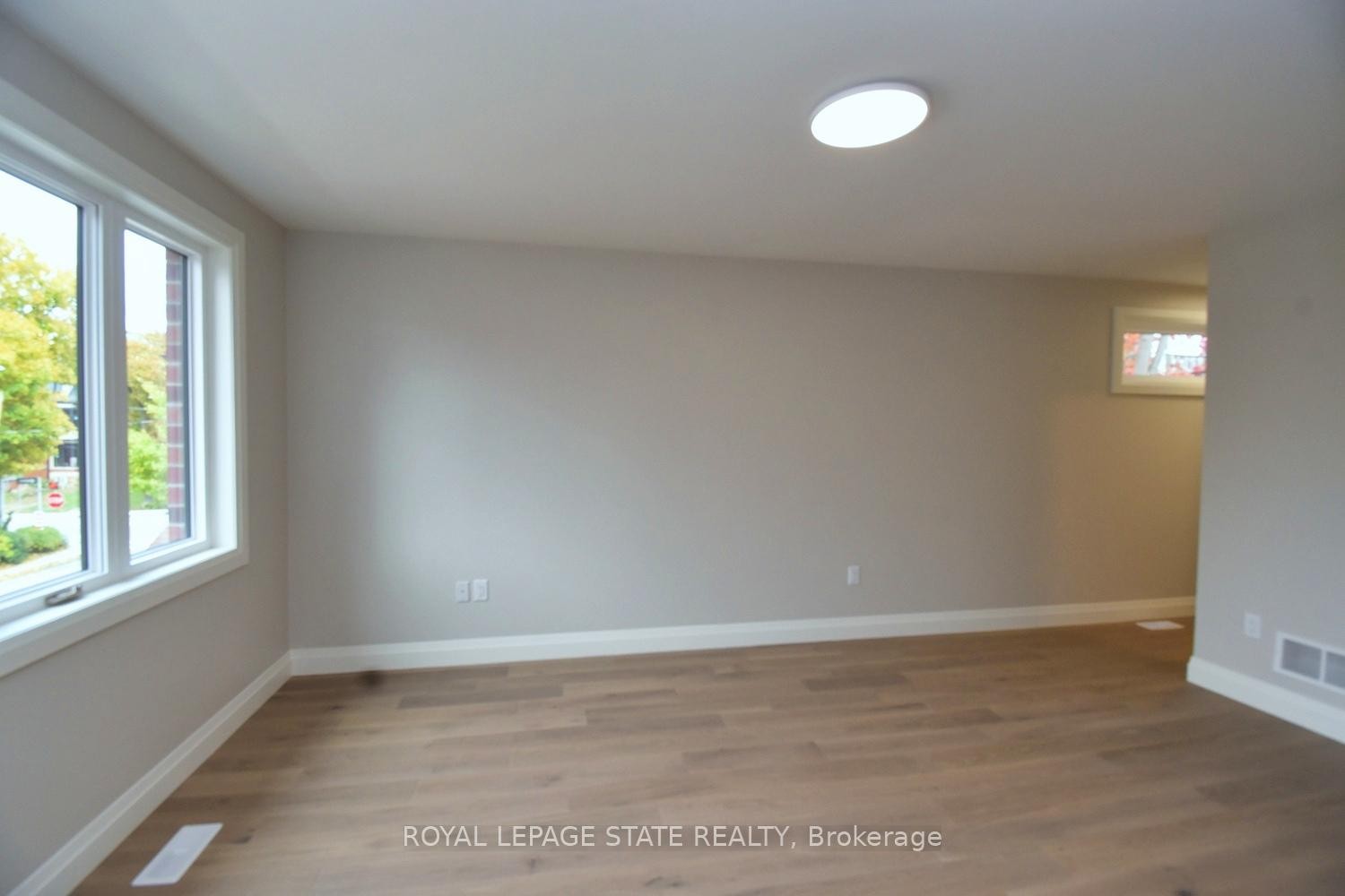 









279


Hess

Street South,
Hamilton,




ON
L8P 3P6

