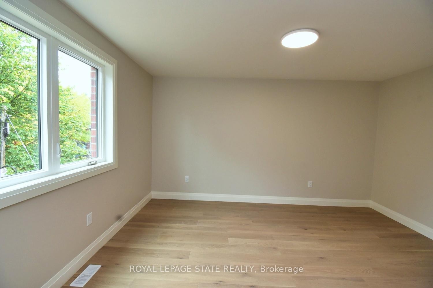 









279


Hess

Street South,
Hamilton,




ON
L8P 3P6

