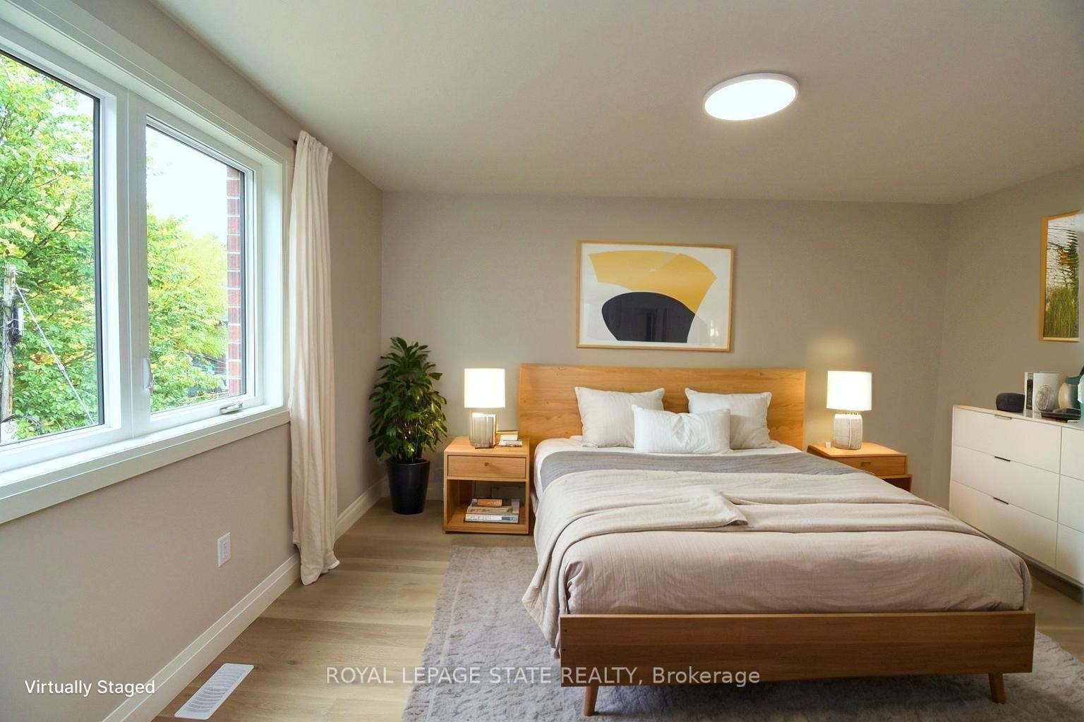 









279


Hess

Street South,
Hamilton,




ON
L8P 3P6

