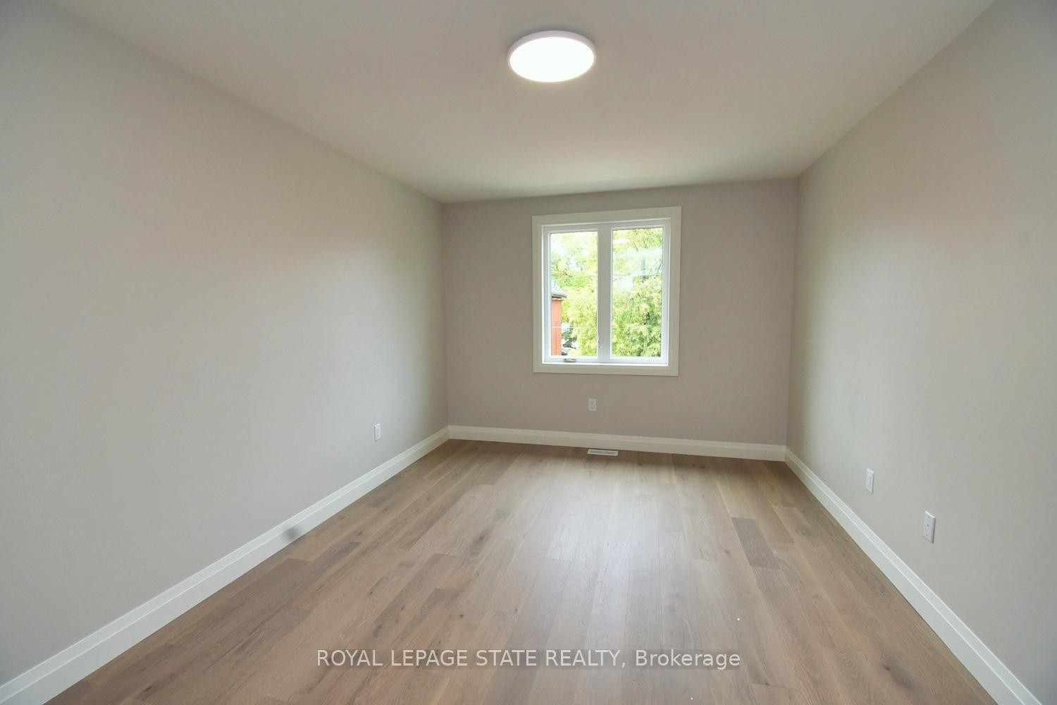 









279


Hess

Street South,
Hamilton,




ON
L8P 3P6

