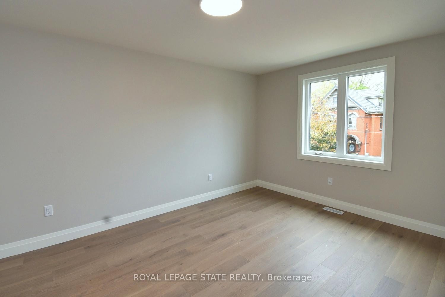 









279


Hess

Street South,
Hamilton,




ON
L8P 3P6

