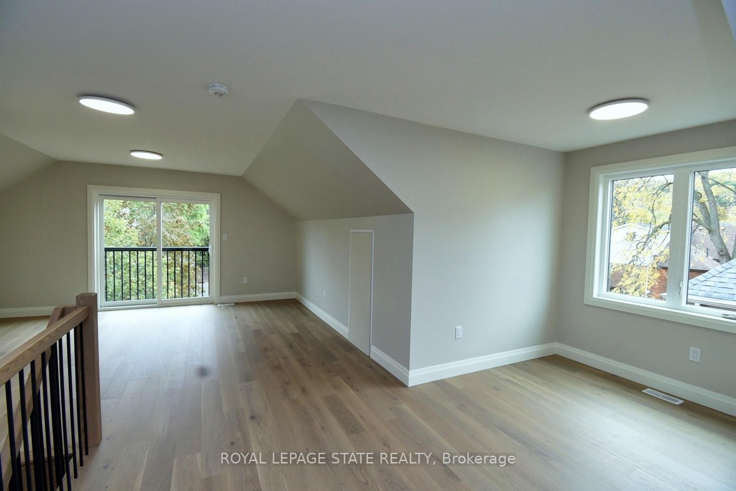 









279


Hess

Street South,
Hamilton,




ON
L8P 3P6

