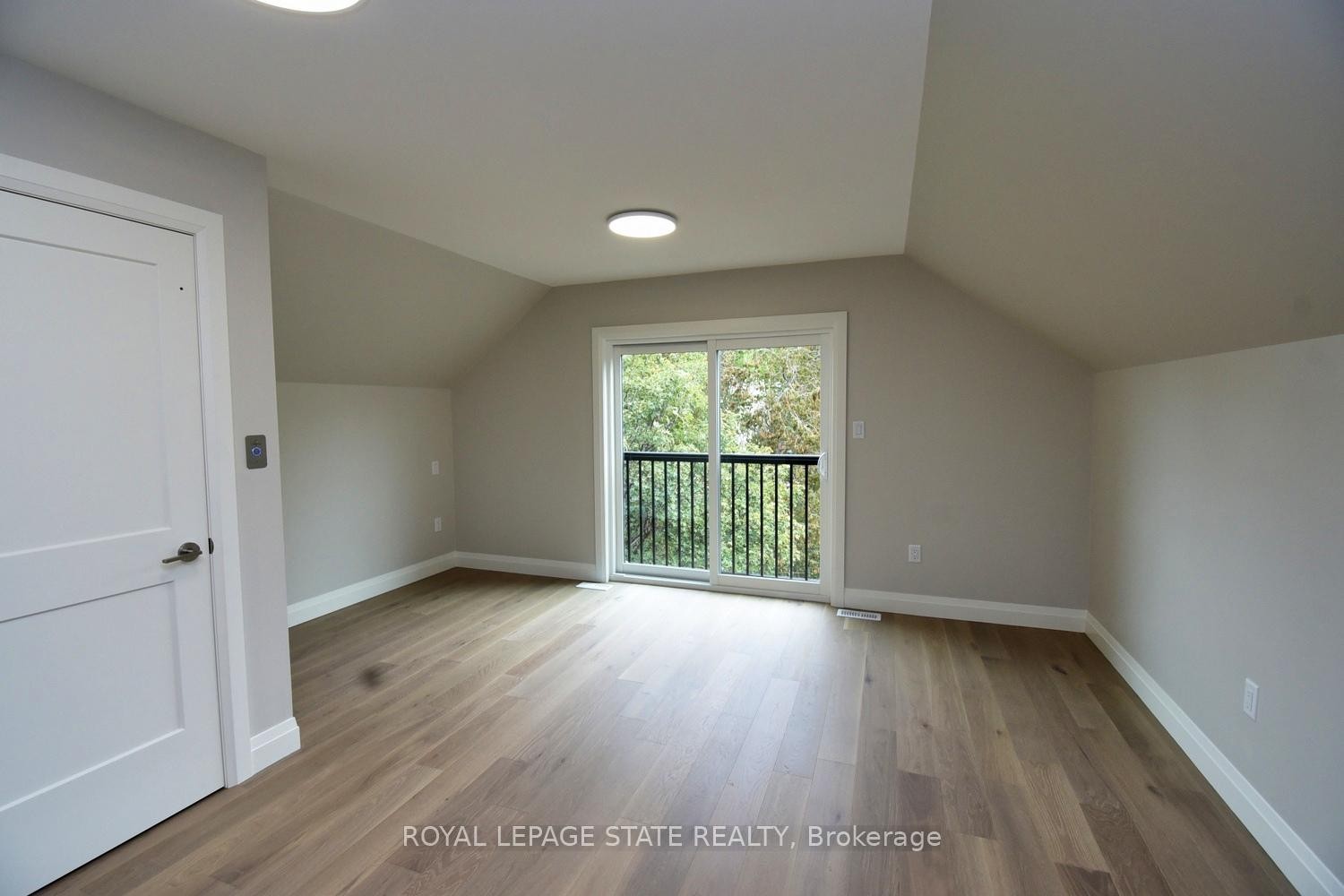 









279


Hess

Street South,
Hamilton,




ON
L8P 3P6

