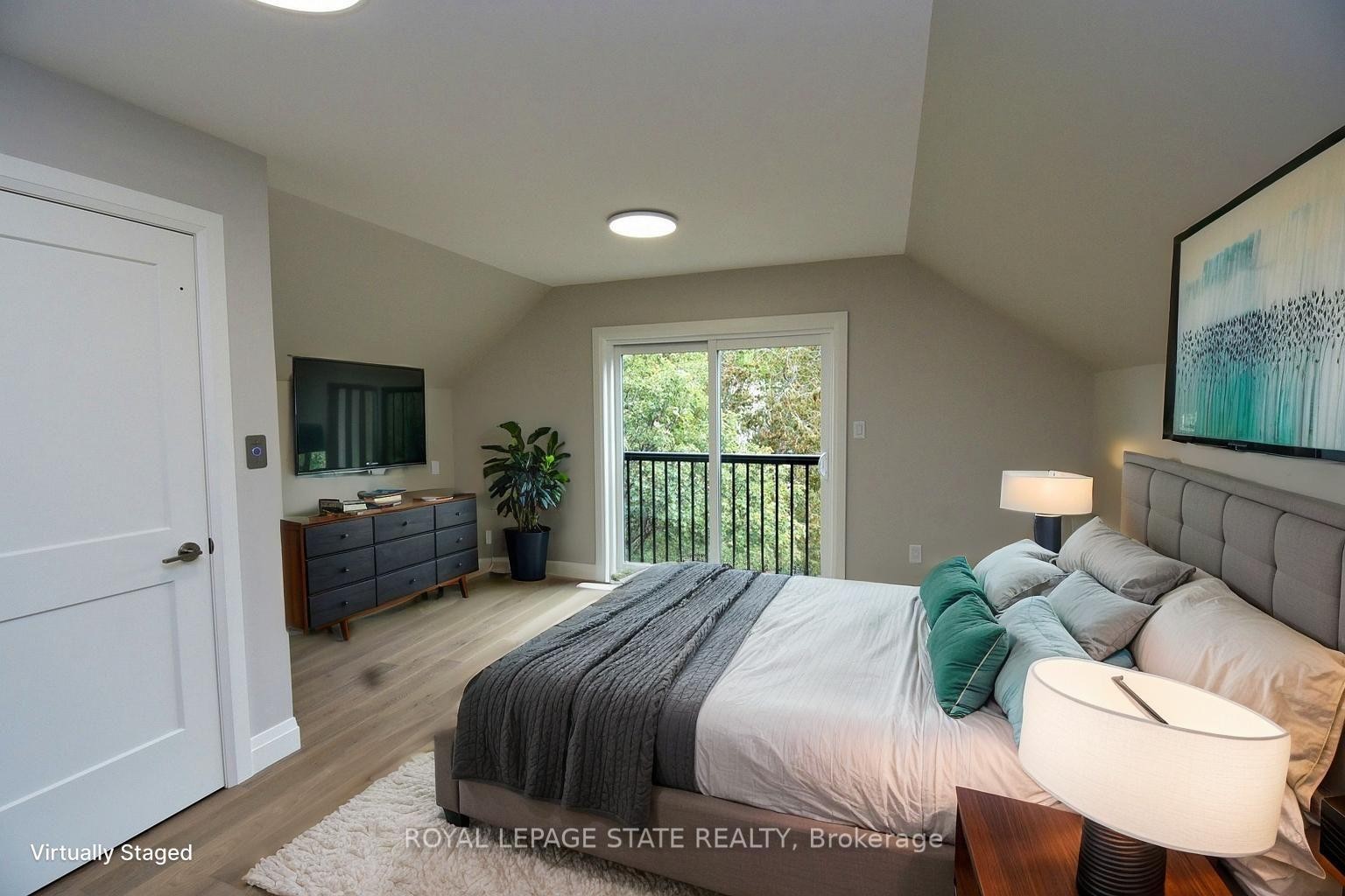 









279


Hess

Street South,
Hamilton,




ON
L8P 3P6

