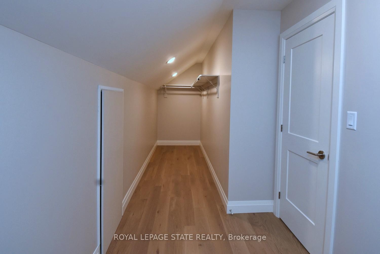 









279


Hess

Street South,
Hamilton,




ON
L8P 3P6

