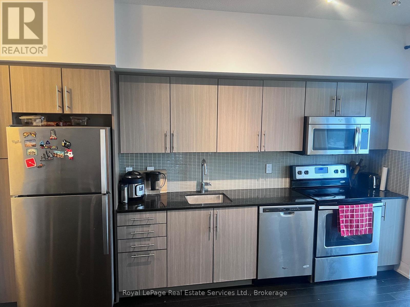 












224 - 65 SPEERS ROAD

,
Oakville (CO Central),




Ontario
L6K3V5

