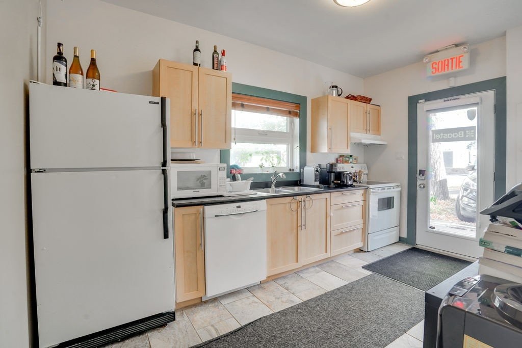 









92

 - 94


Rue Montcalm

,
Gatineau (Hull),




QC
J8X2L7

