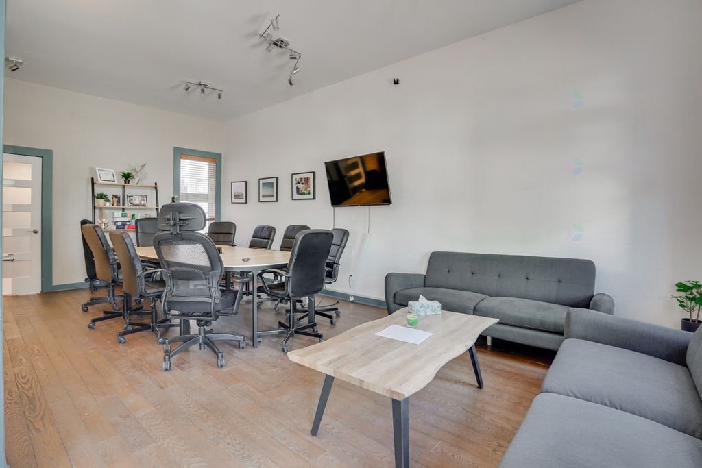 









92

 - 94


Rue Montcalm

,
Gatineau (Hull),




QC
J8X2L7

