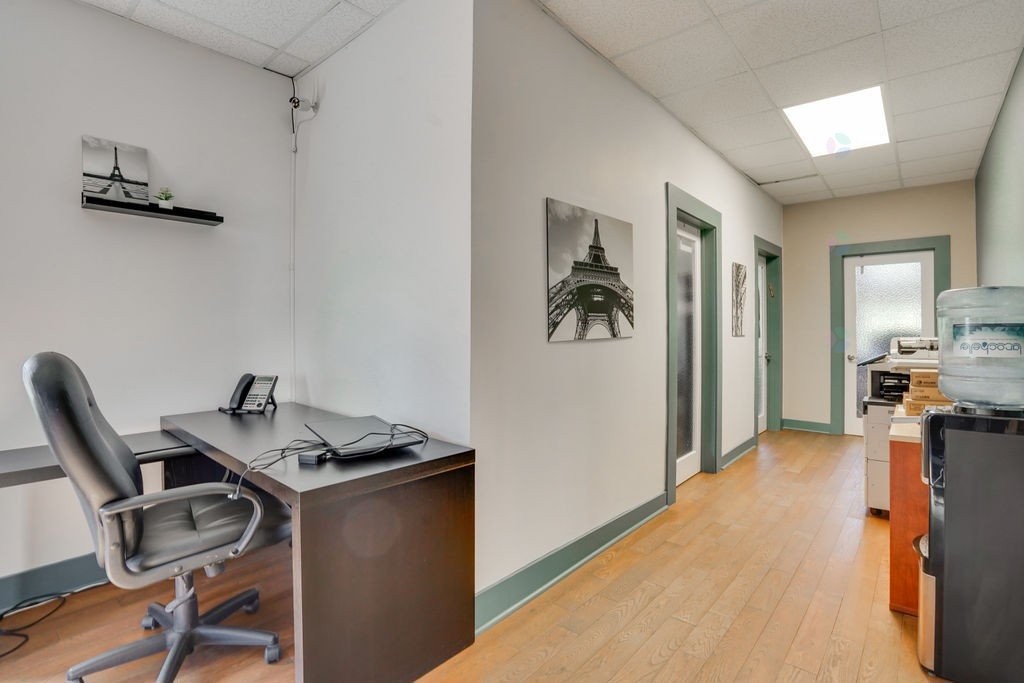 









92

 - 94


Rue Montcalm

,
Gatineau (Hull),




QC
J8X2L7

