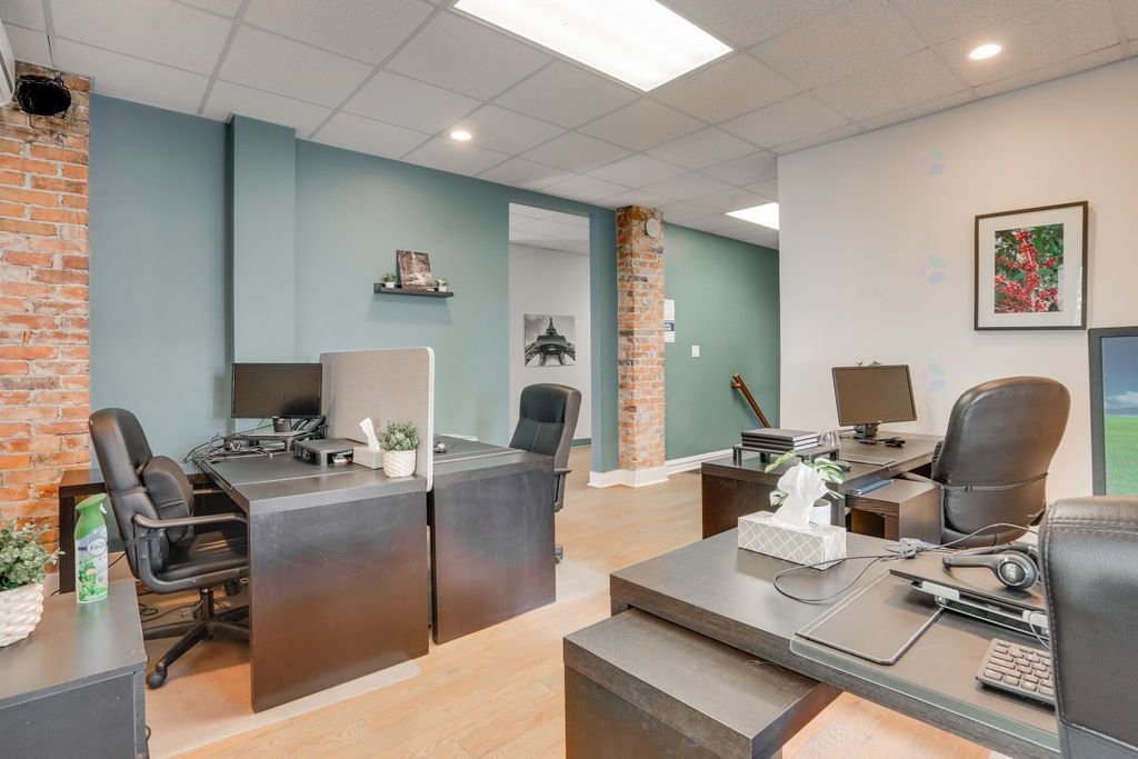 









92

 - 94


Rue Montcalm

,
Gatineau (Hull),




QC
J8X2L7

