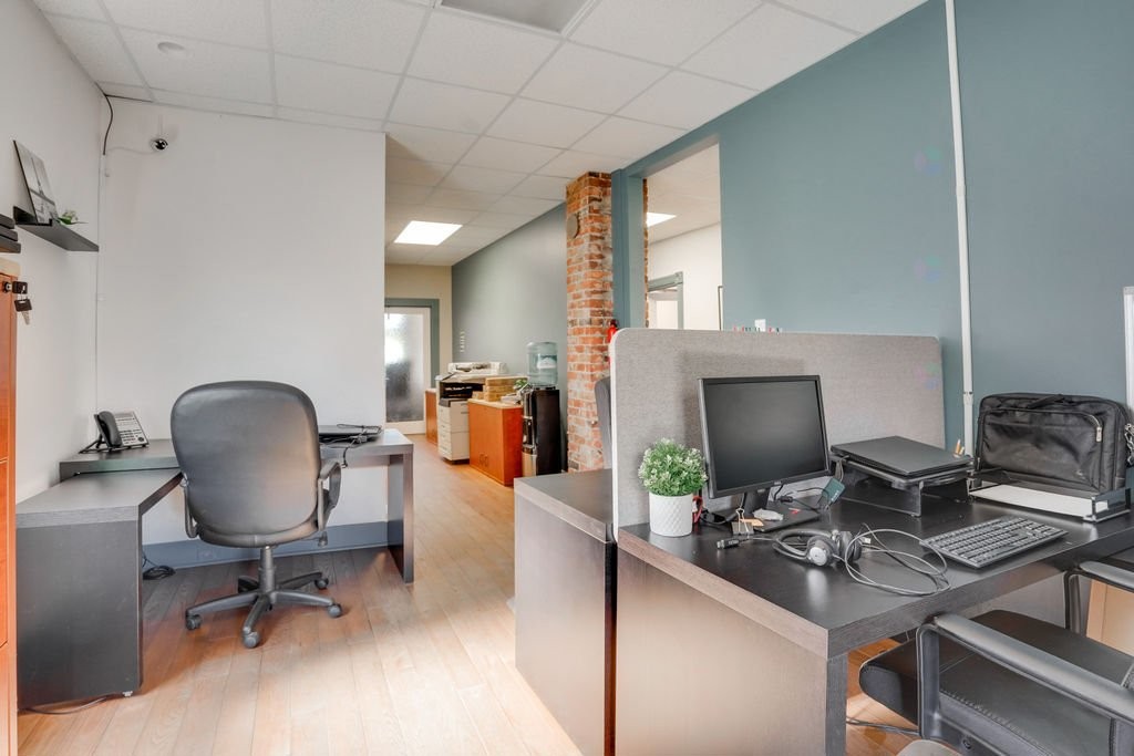 









92

 - 94


Rue Montcalm

,
Gatineau (Hull),




QC
J8X2L7

