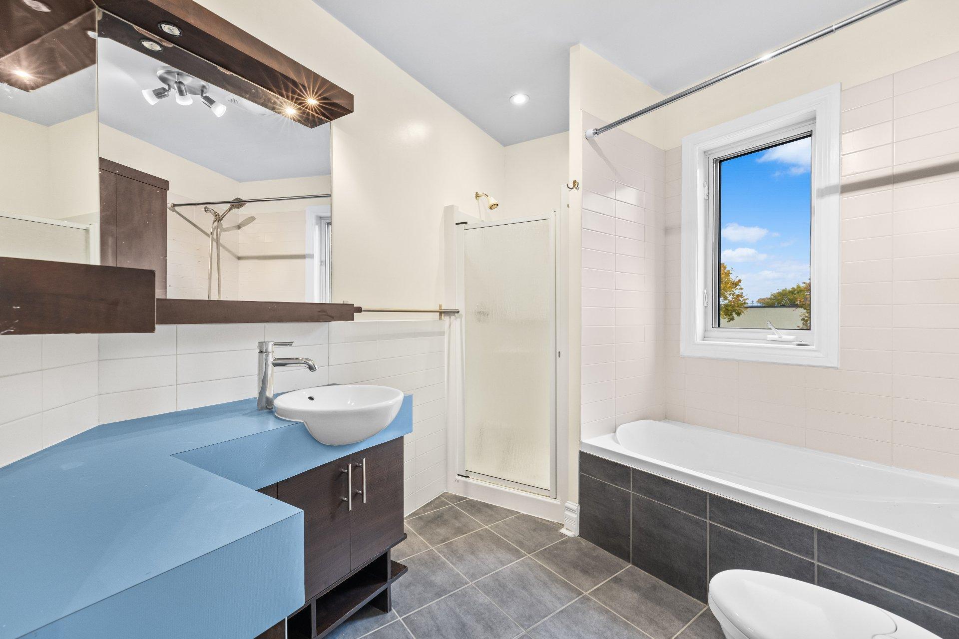 









2150


Av. d'Oxford

, 207,
Montréal (Côte-des-Neiges/Notre-Dame-de-Grâce),




QC
H4A2X8

