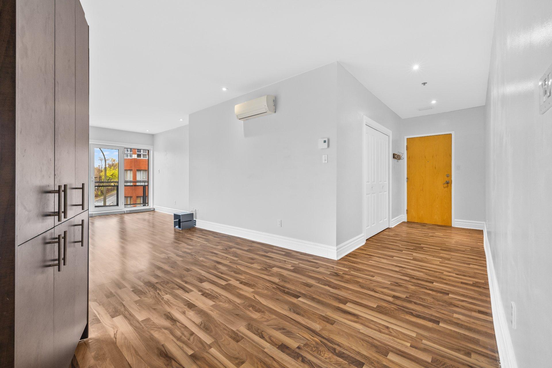 









2150


Av. d'Oxford

, 207,
Montréal (Côte-des-Neiges/Notre-Dame-de-Grâce),




QC
H4A2X8

