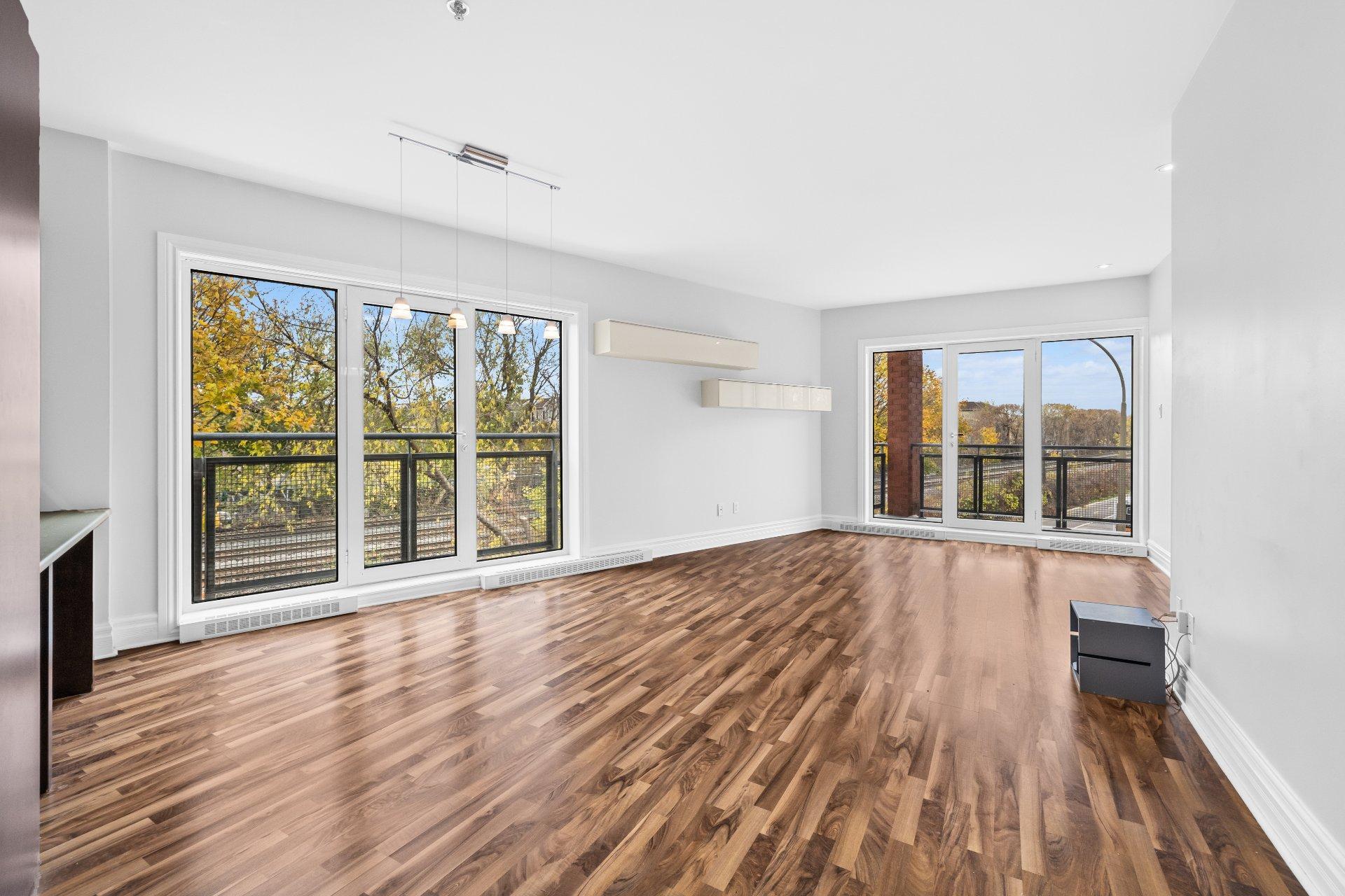 









2150


Av. d'Oxford

, 207,
Montréal (Côte-des-Neiges/Notre-Dame-de-Grâce),




QC
H4A2X8

