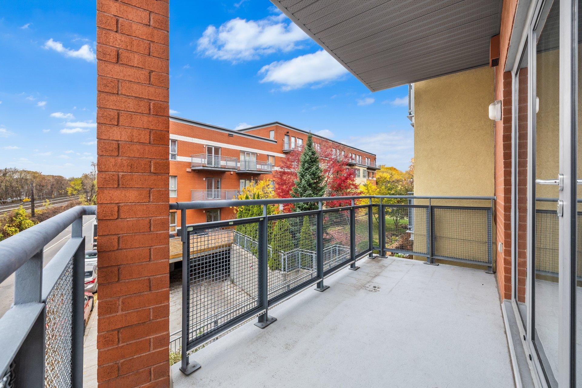 









2150


Av. d'Oxford

, 207,
Montréal (Côte-des-Neiges/Notre-Dame-de-Grâce),




QC
H4A2X8

