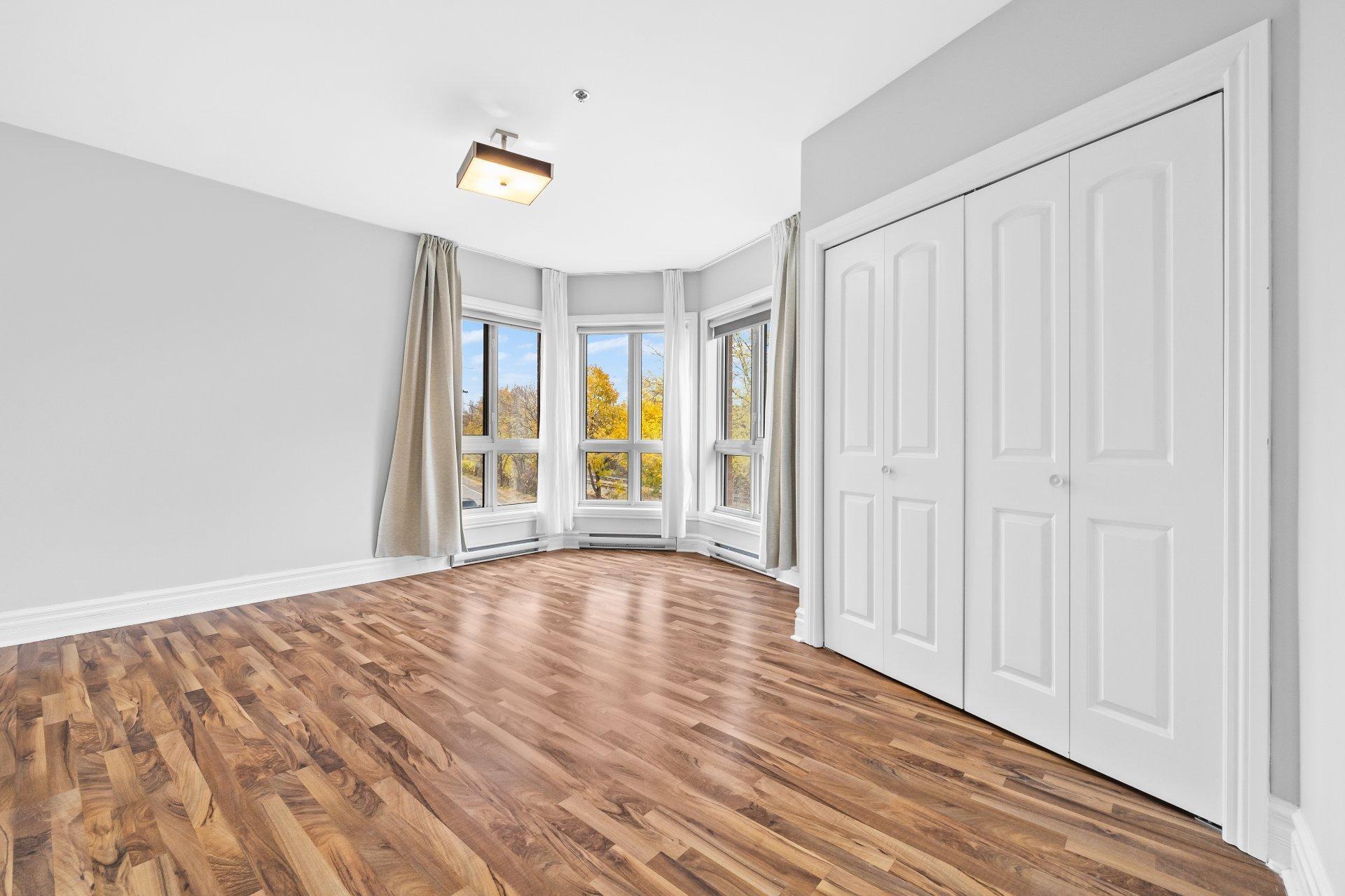 









2150


Av. d'Oxford

, 207,
Montréal (Côte-des-Neiges/Notre-Dame-de-Grâce),




QC
H4A2X8

