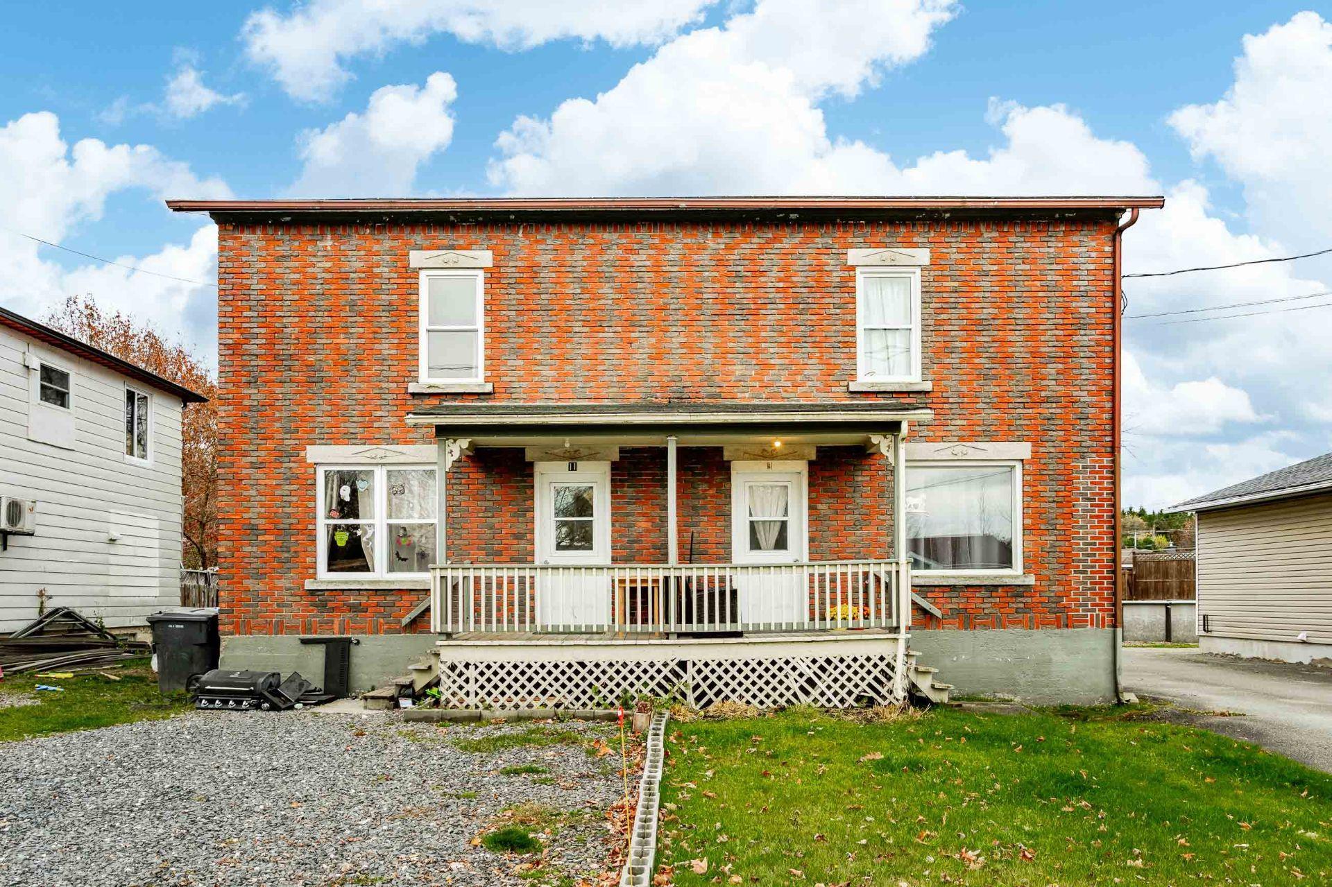 









9

 - 11


Ch. de Randboro

,
Cookshire-Eaton,




QC
J0B3A0

