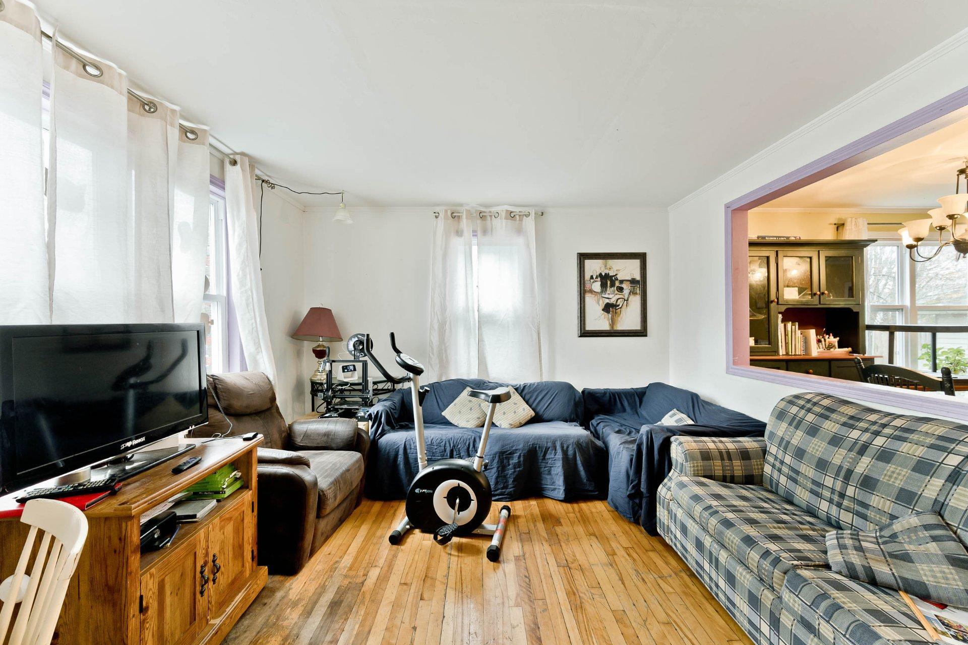 









9

 - 11


Ch. de Randboro

,
Cookshire-Eaton,




QC
J0B3A0

