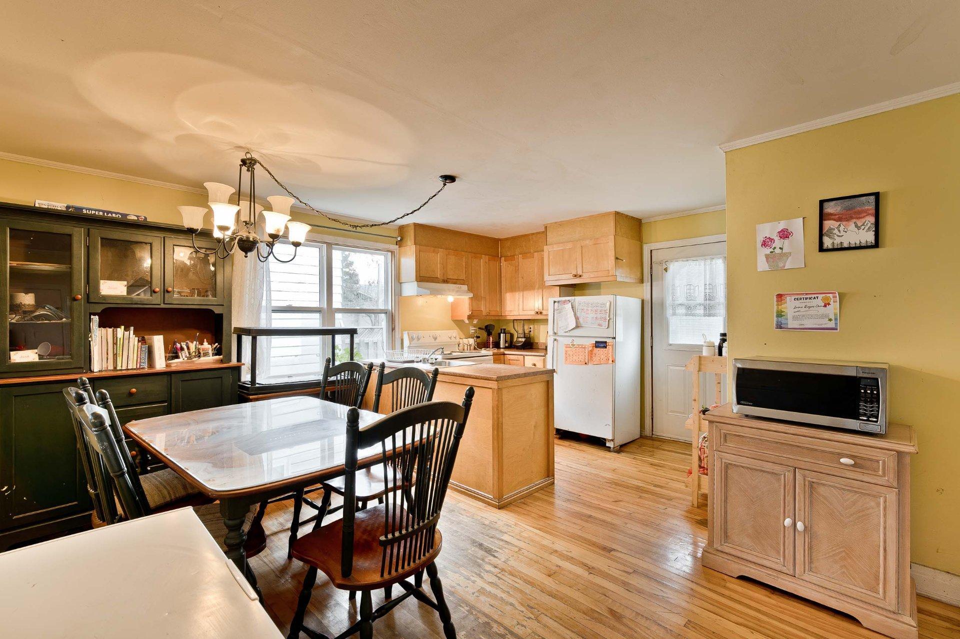 









9

 - 11


Ch. de Randboro

,
Cookshire-Eaton,




QC
J0B3A0

