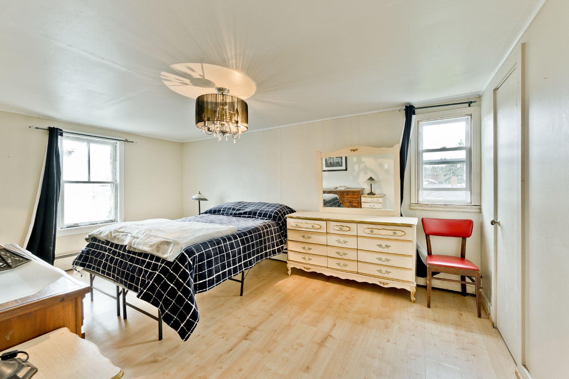 









9

 - 11


Ch. de Randboro

,
Cookshire-Eaton,




QC
J0B3A0

