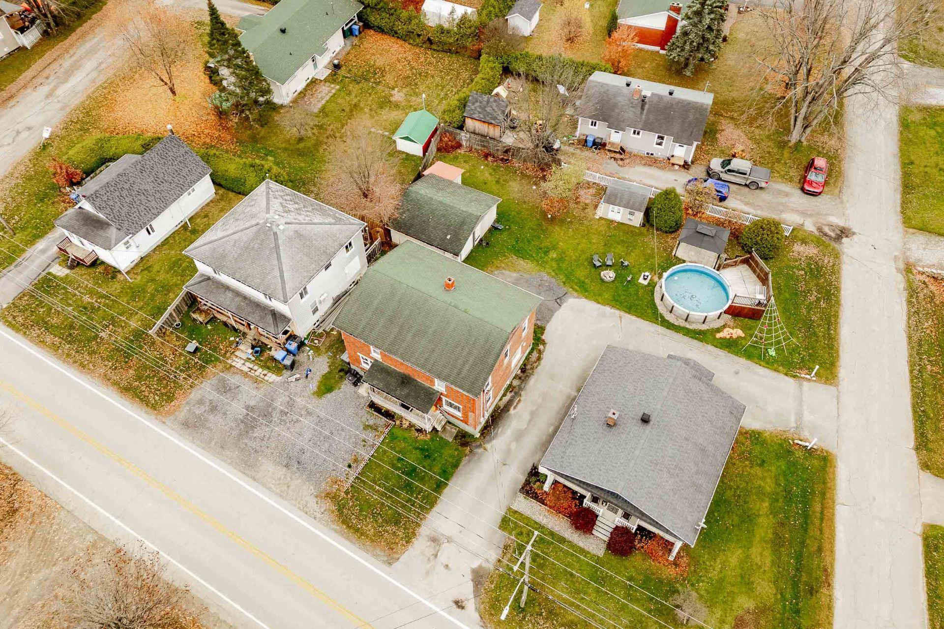 









9

 - 11


Ch. de Randboro

,
Cookshire-Eaton,




QC
J0B3A0

