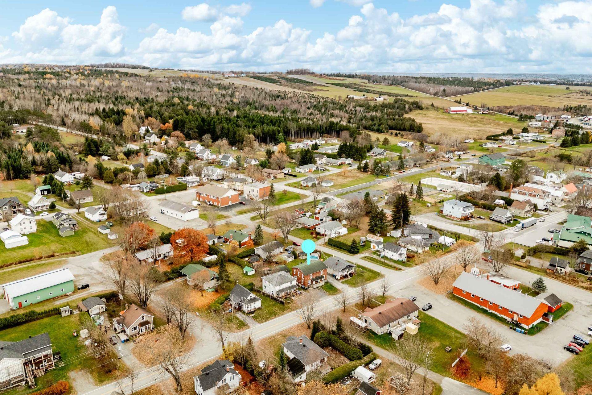 









9

 - 11


Ch. de Randboro

,
Cookshire-Eaton,




QC
J0B3A0

