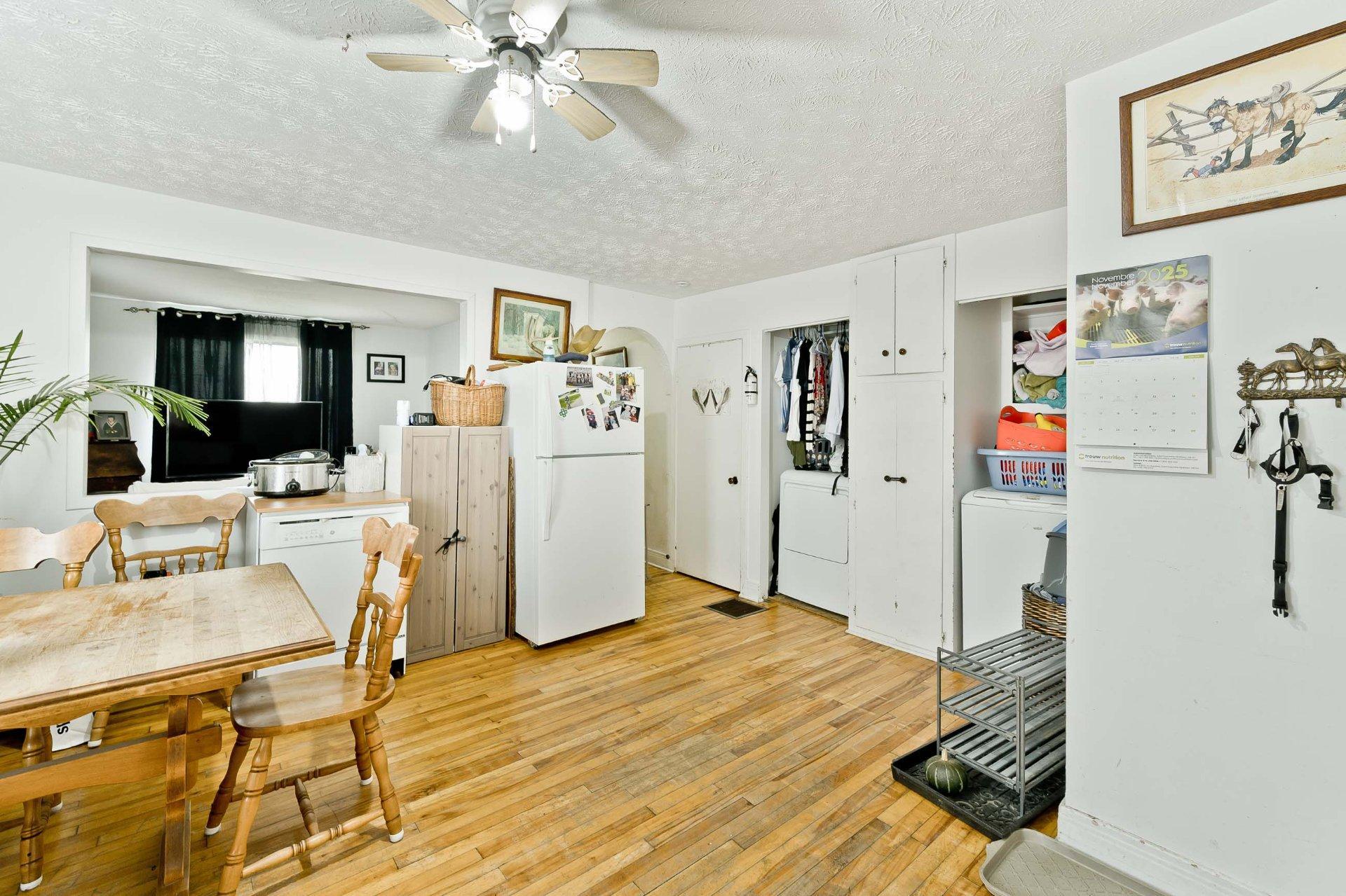 









9

 - 11


Ch. de Randboro

,
Cookshire-Eaton,




QC
J0B3A0

