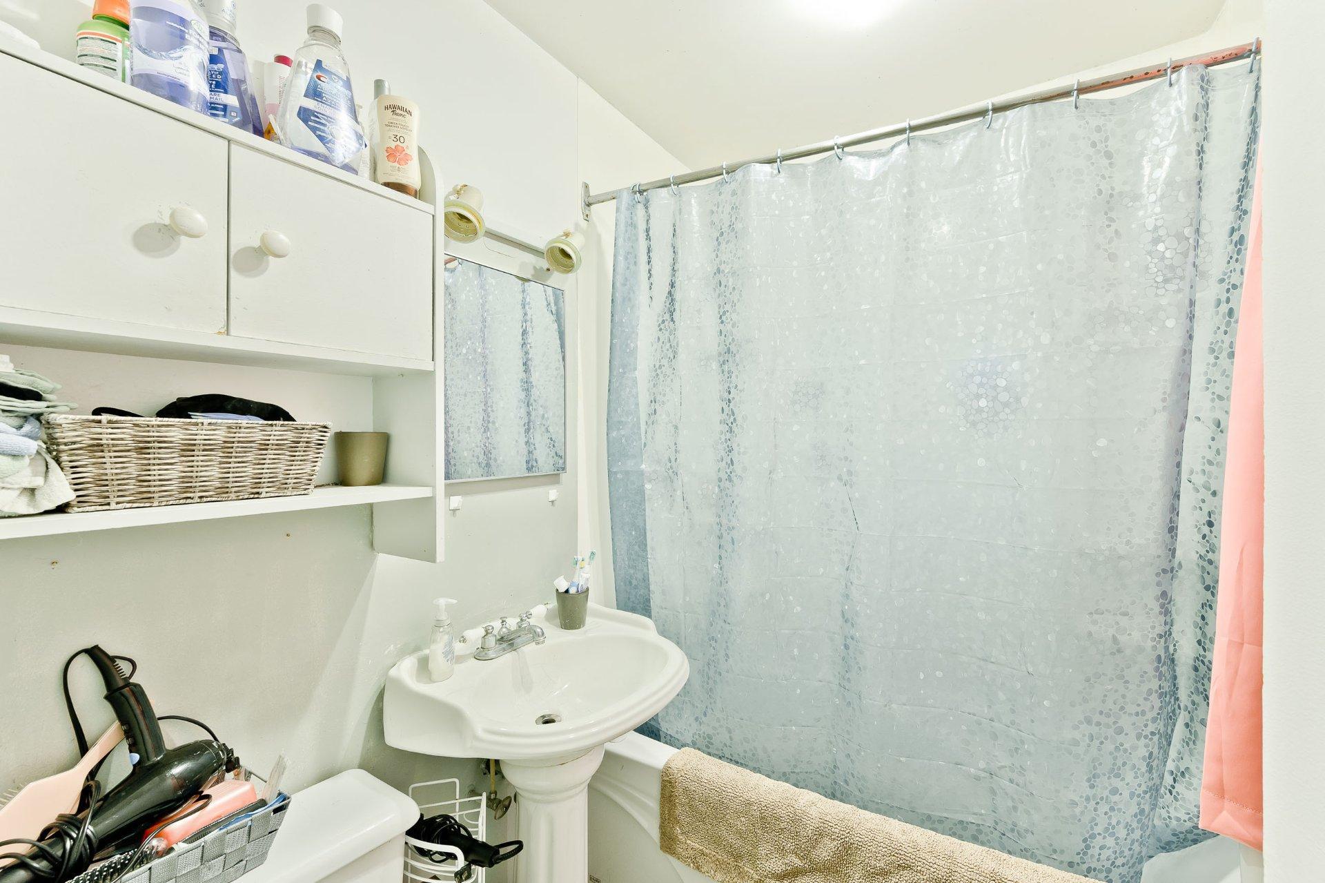 









9

 - 11


Ch. de Randboro

,
Cookshire-Eaton,




QC
J0B3A0

