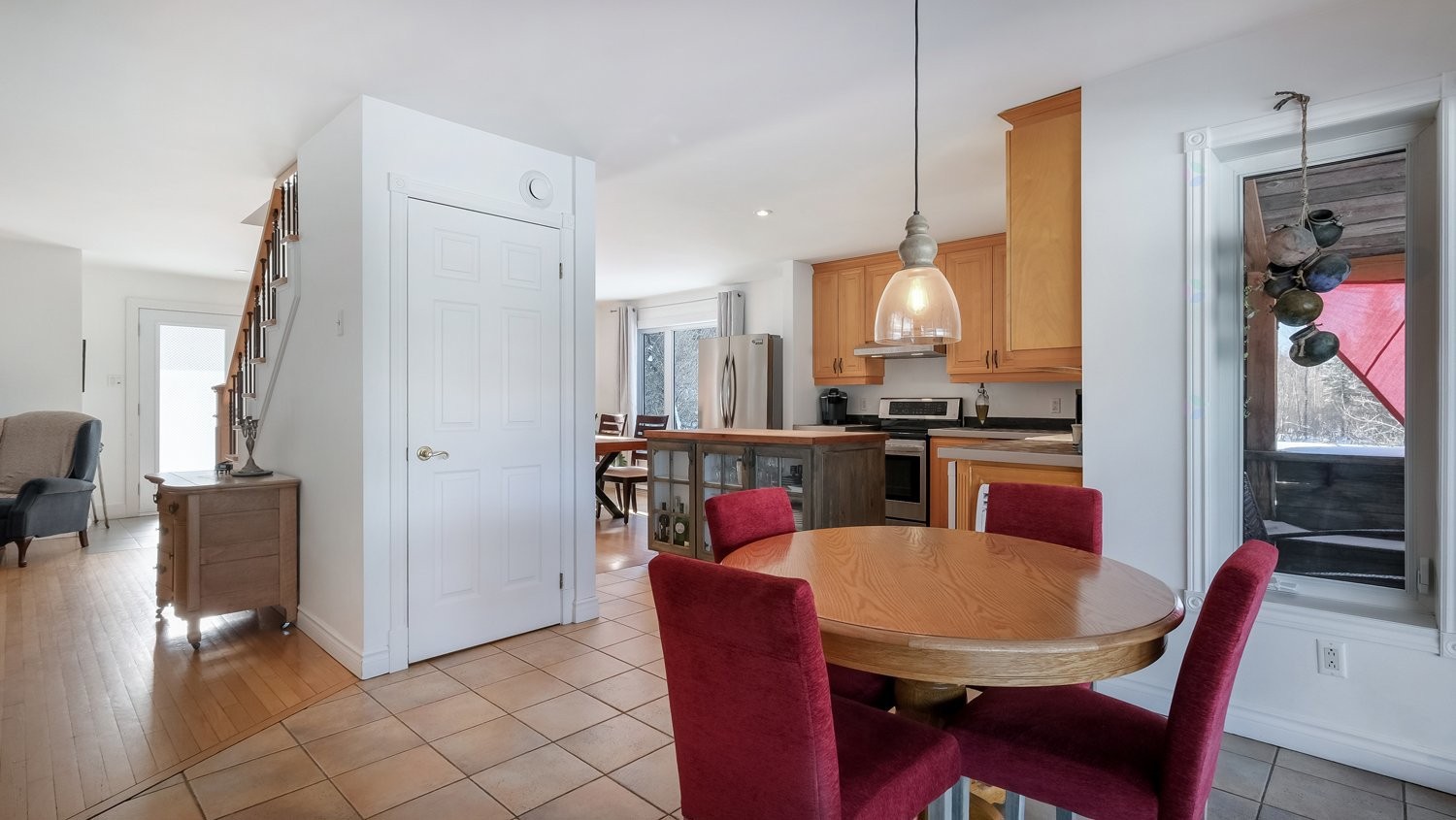 









73Z


Route 255

,
Kingsey Falls,




QC
J0A1B0

