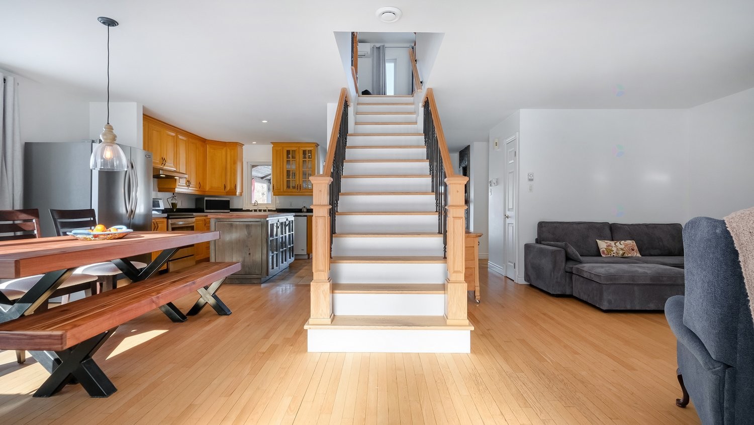 









73Z


Route 255

,
Kingsey Falls,




QC
J0A1B0

