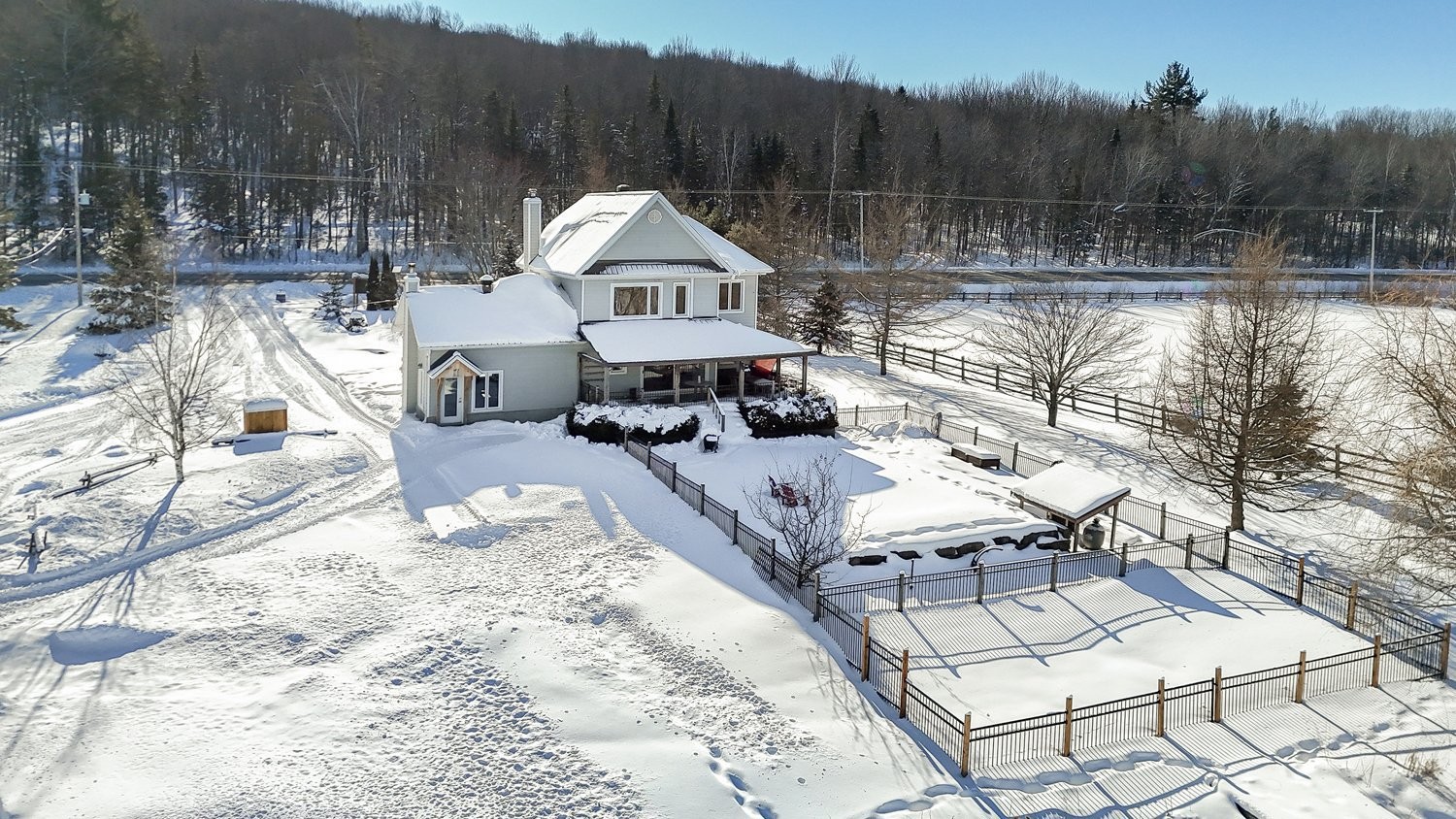 









73Z


Route 255

,
Kingsey Falls,




QC
J0A1B0

