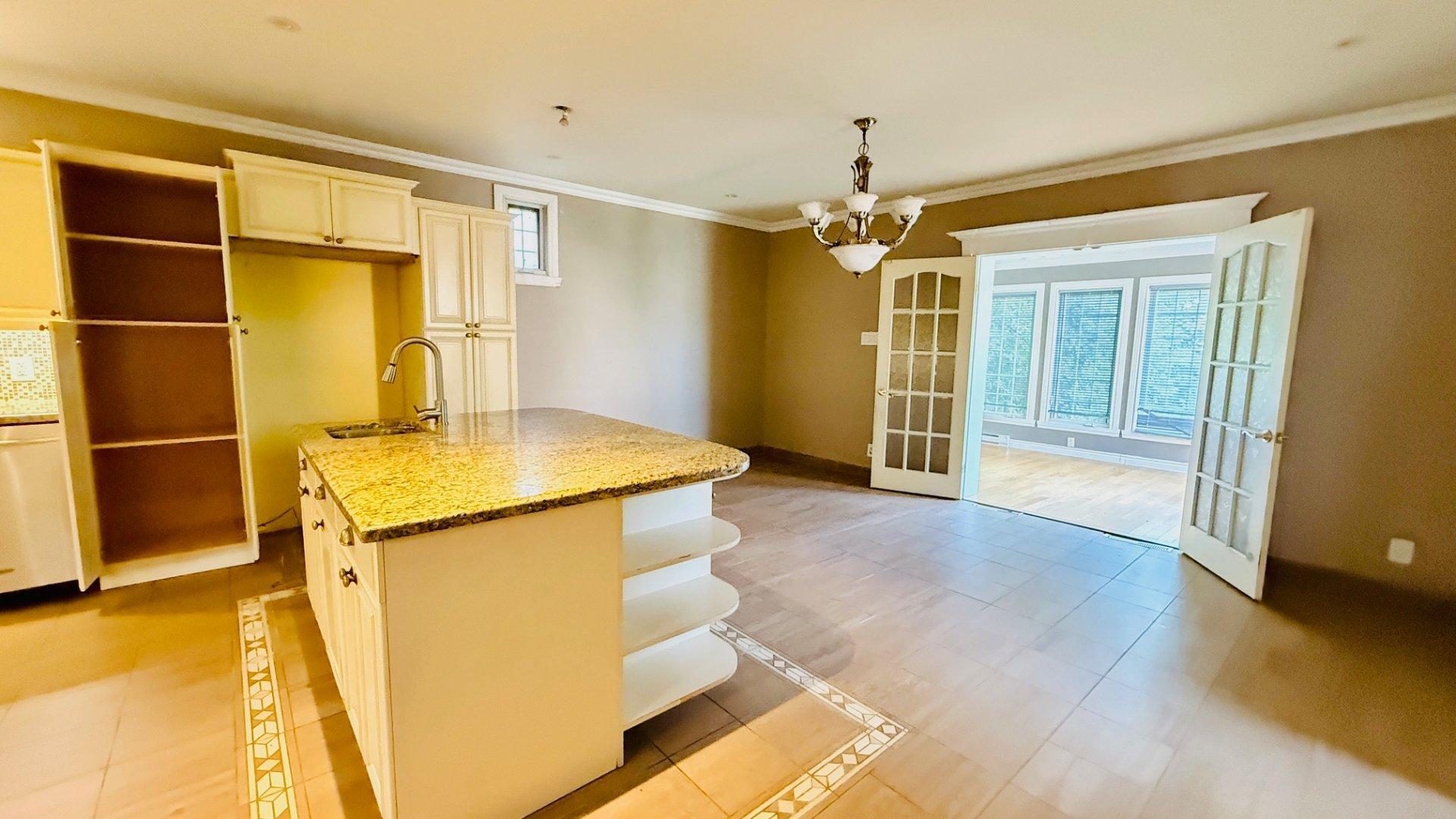 









2760

 - 2762


Rue Lafrance

,
Montréal (Saint-Laurent),




QC
H4R1H3

